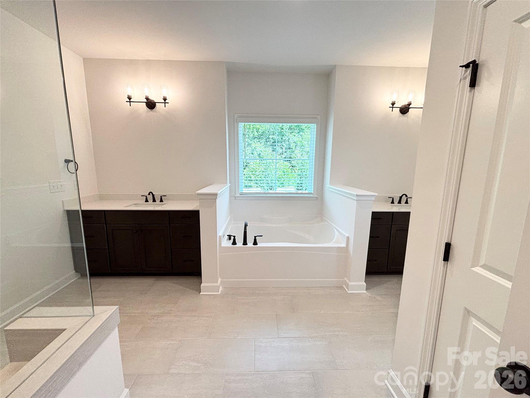 6823 Glen Abbey Lane Property Photo 17