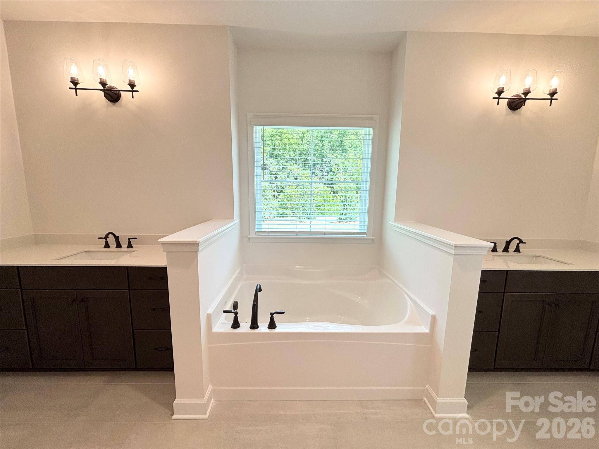 6823 Glen Abbey Lane Property Photo 18