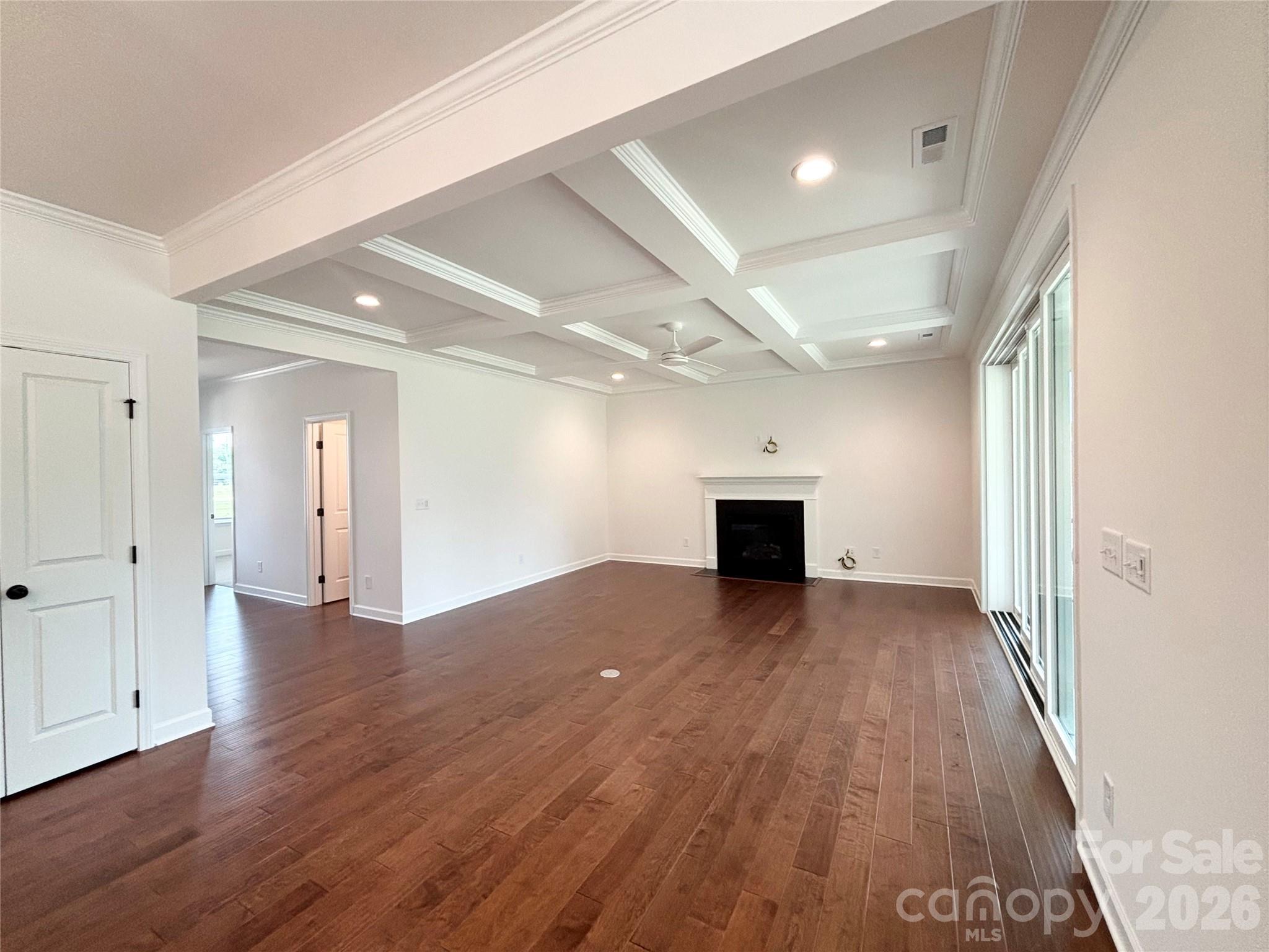 527 Oleander Street Property Photo 5