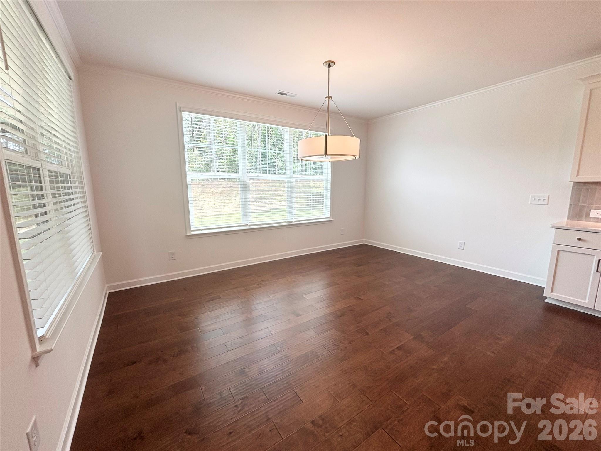 527 Oleander Street Property Photo 6