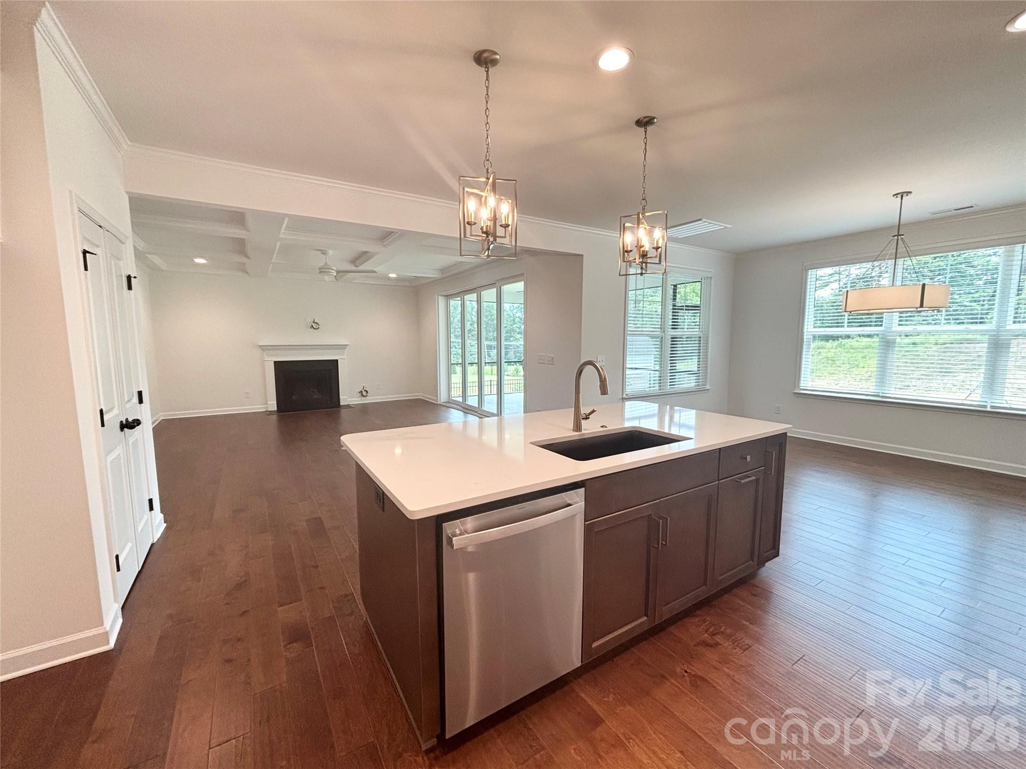 527 Oleander Street Property Photo 7