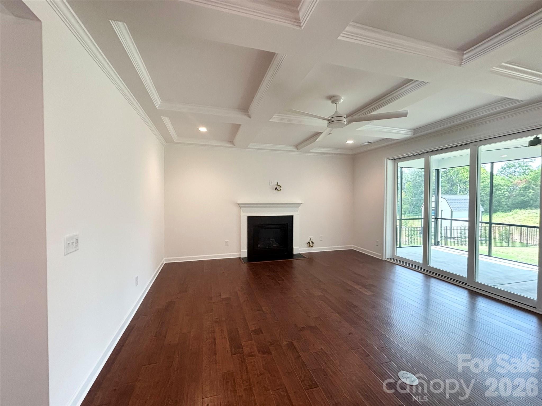 527 Oleander Street Property Photo 9
