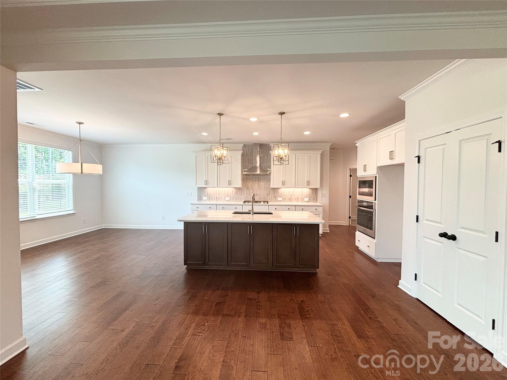 527 Oleander Street Property Photo 11