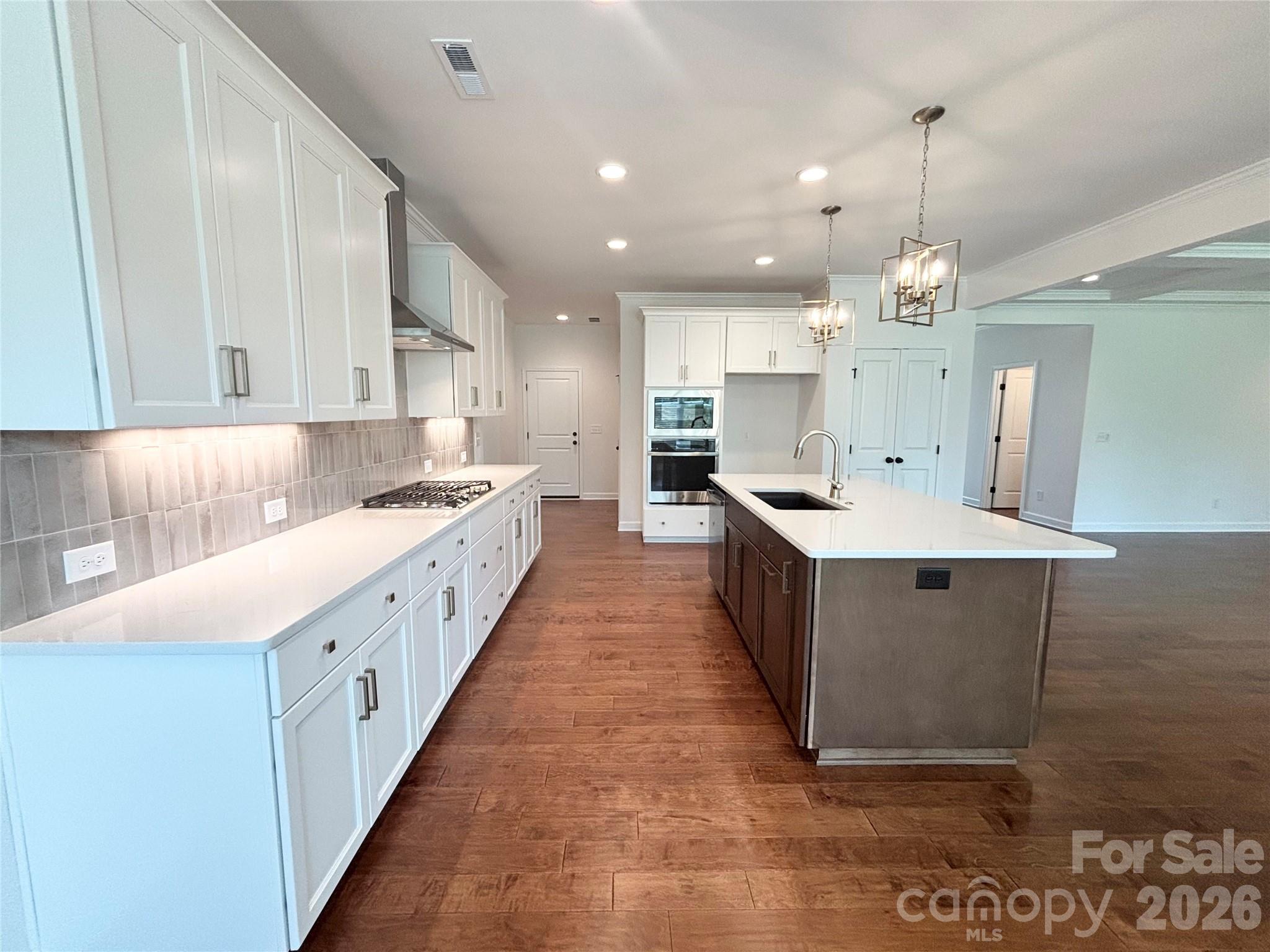 527 Oleander Street Property Photo 13