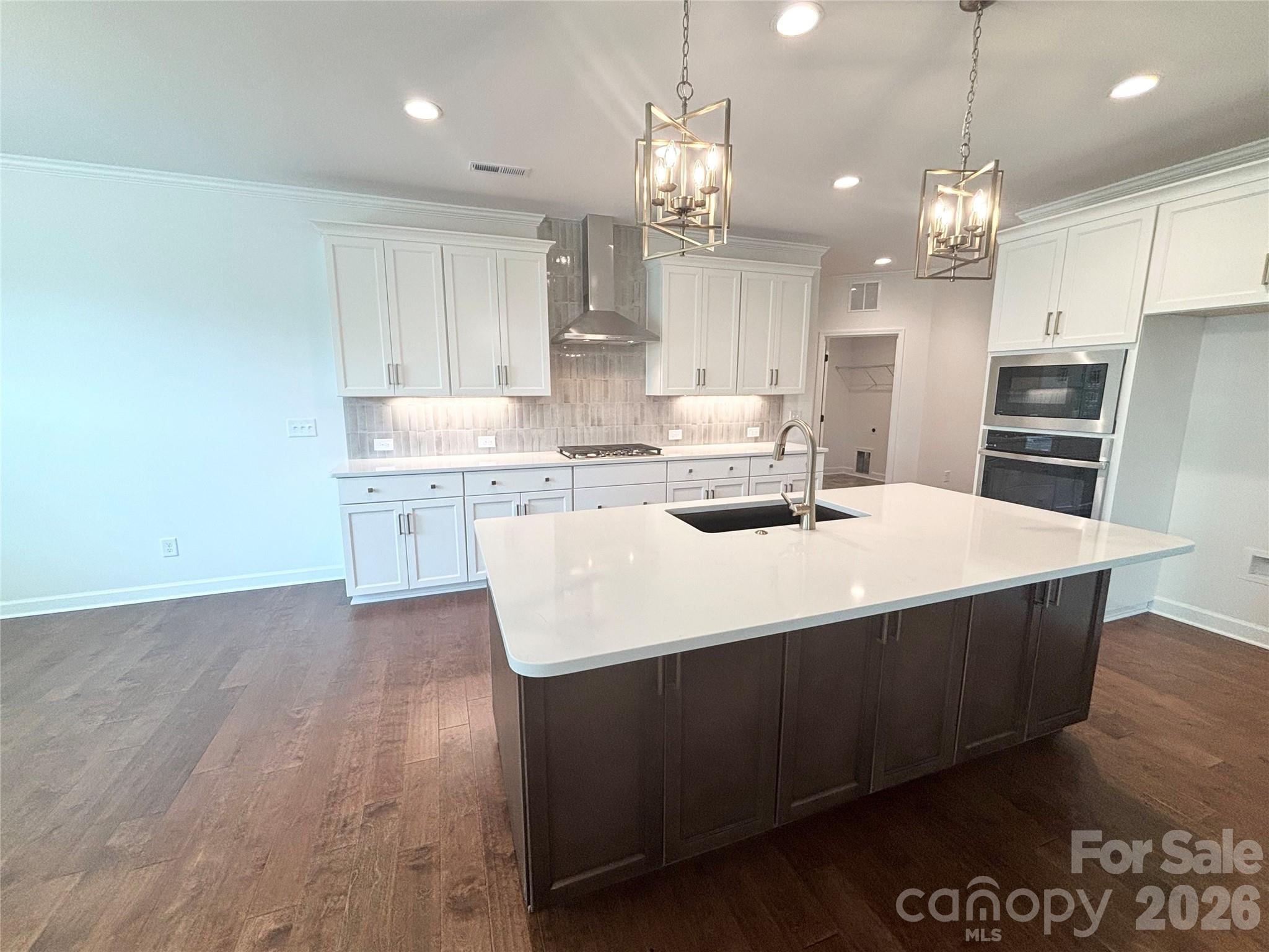 527 Oleander Street Property Photo 16