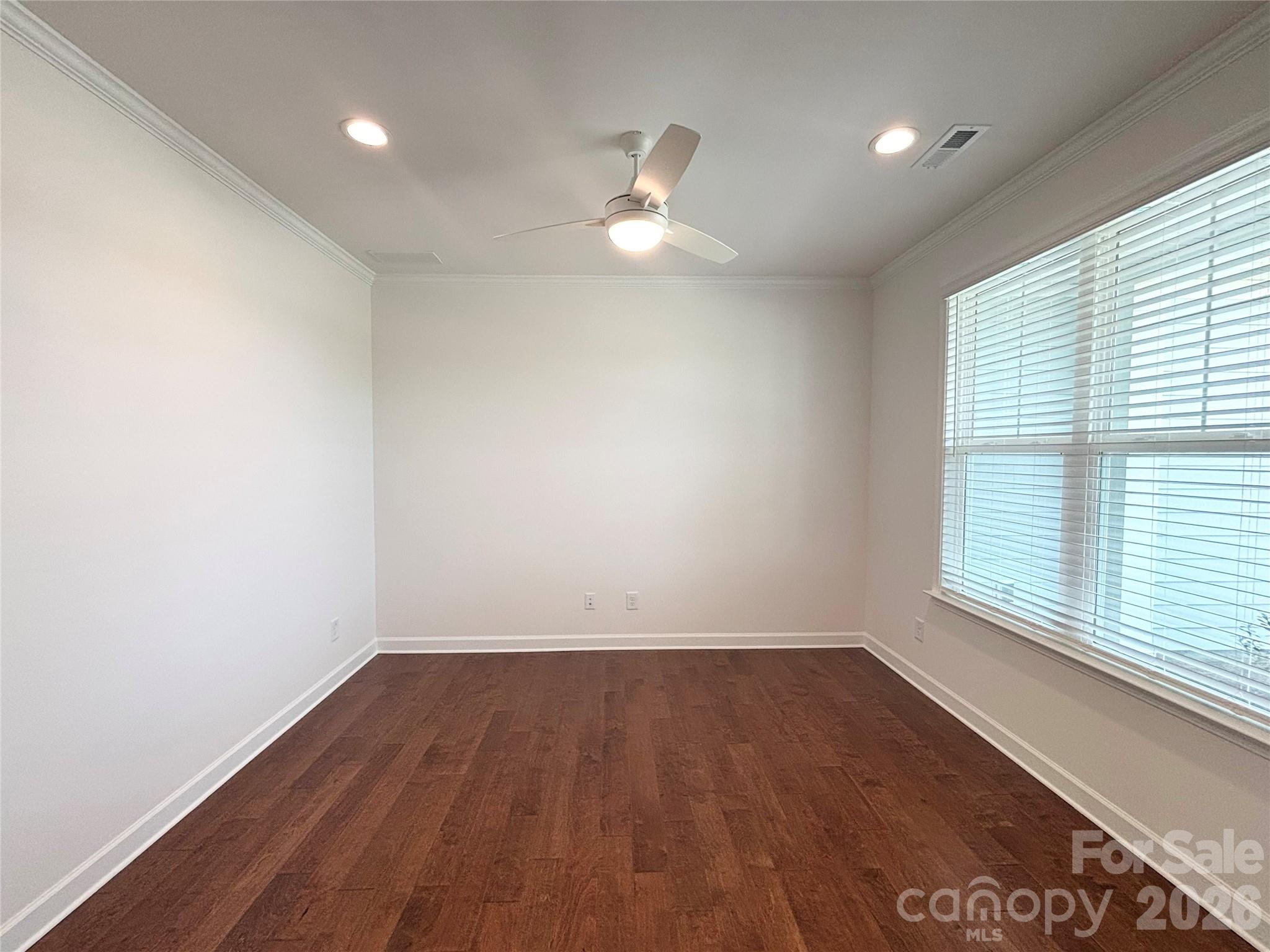 527 Oleander Street Property Photo 17