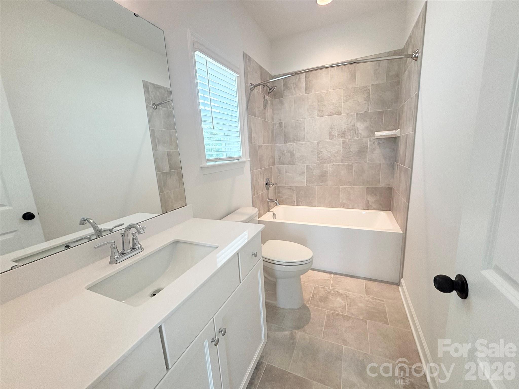 527 Oleander Street Property Photo 18