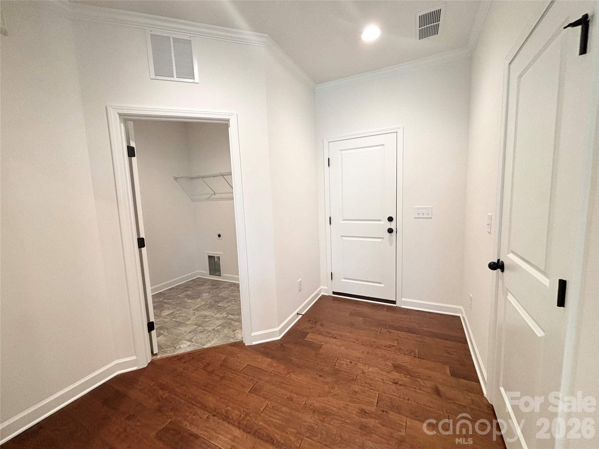 527 Oleander Street Property Photo 20