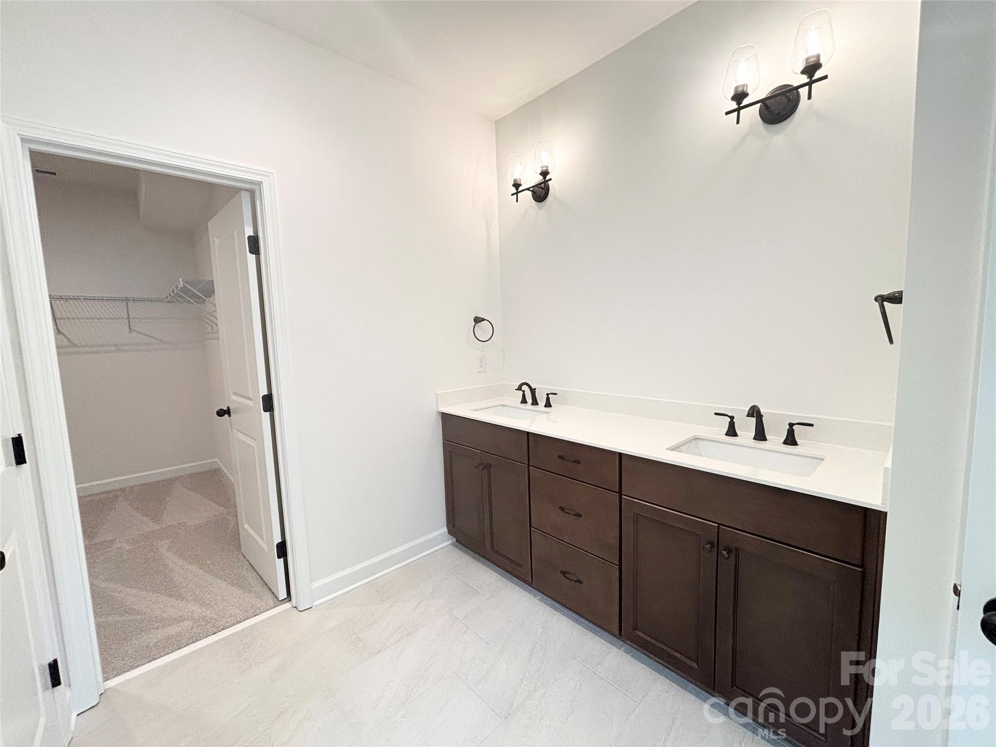 527 Oleander Street Property Photo 24