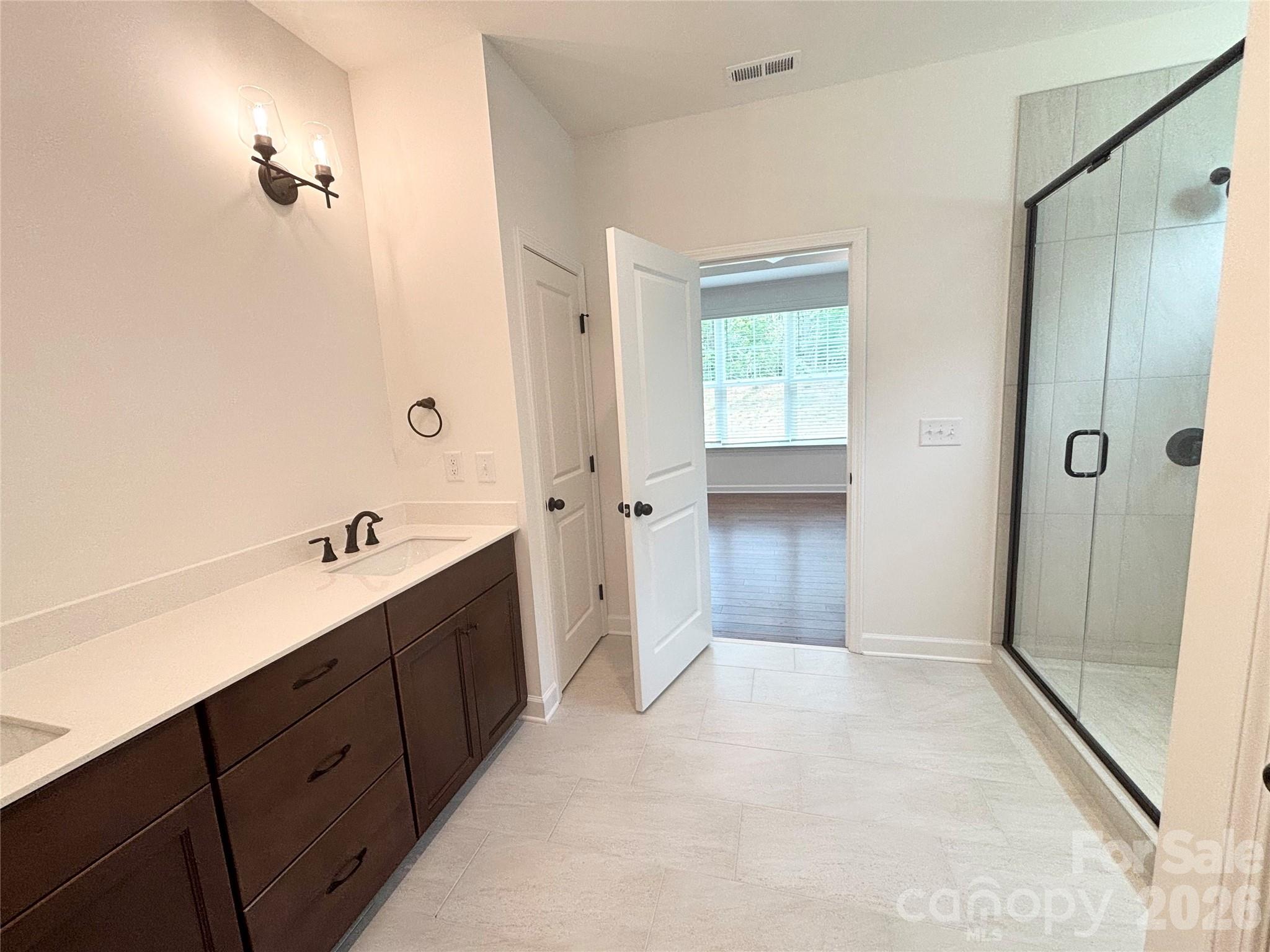 527 Oleander Street Property Photo 25