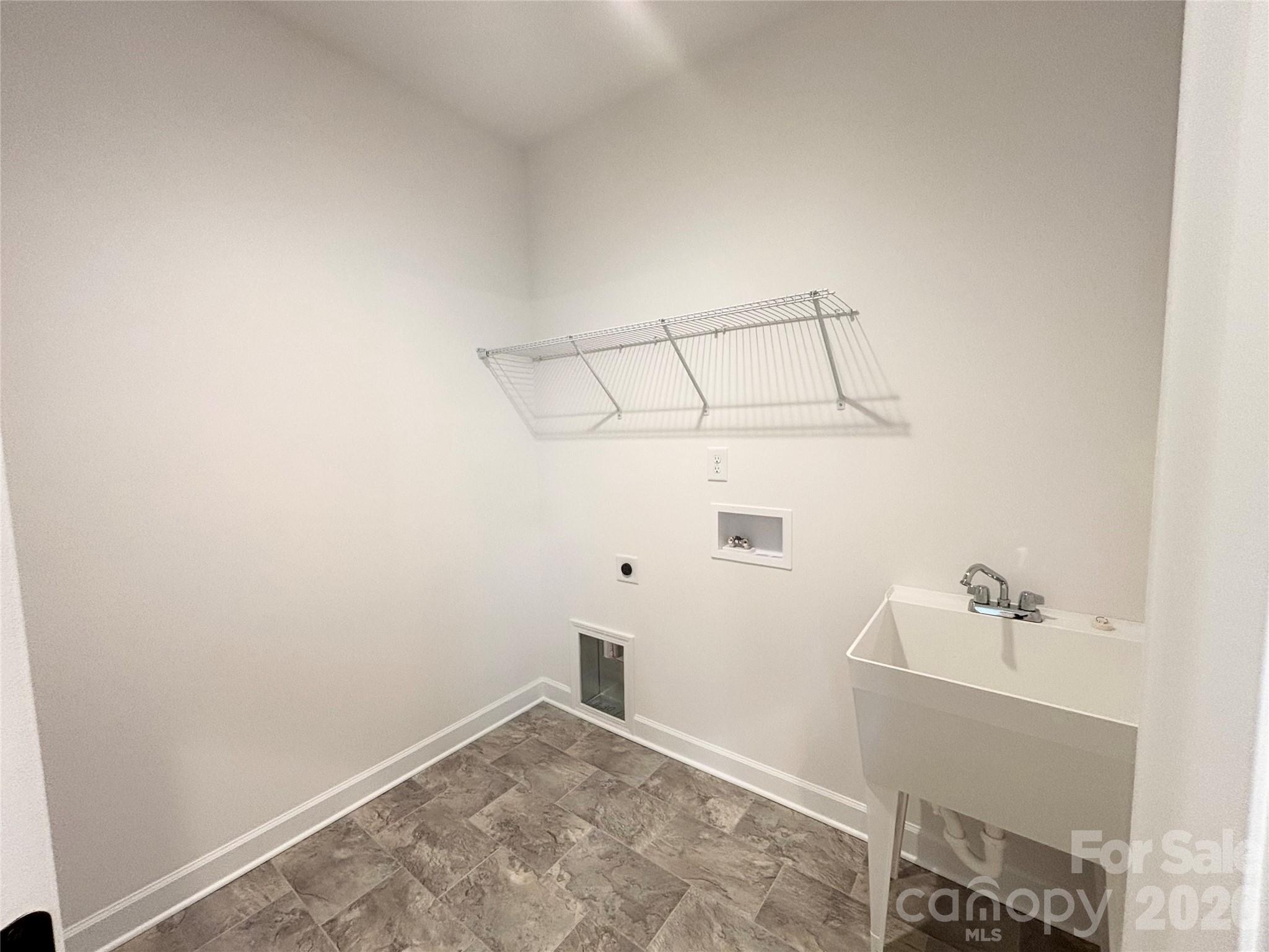 527 Oleander Street Property Photo 28