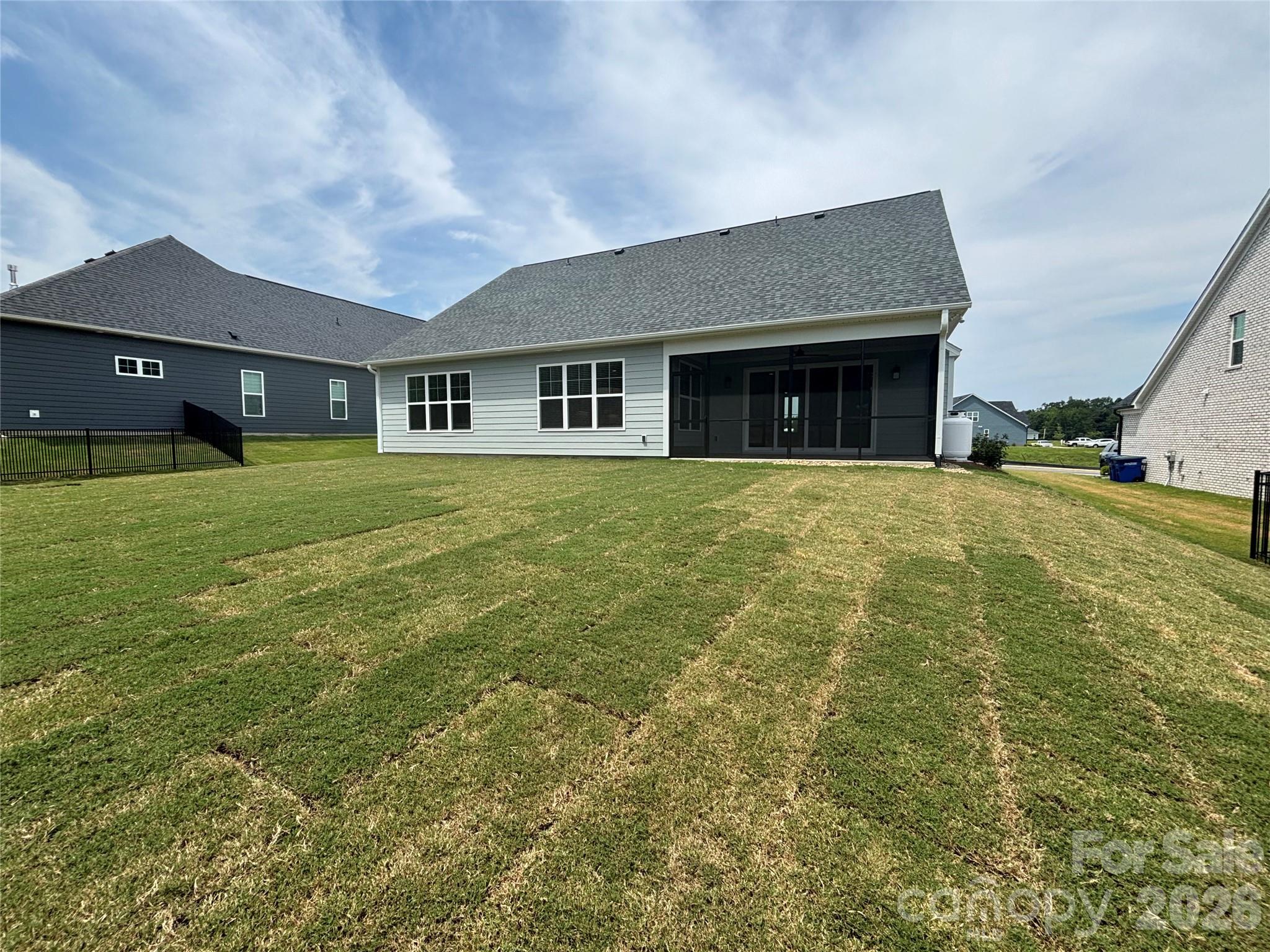 527 Oleander Street Property Photo 34