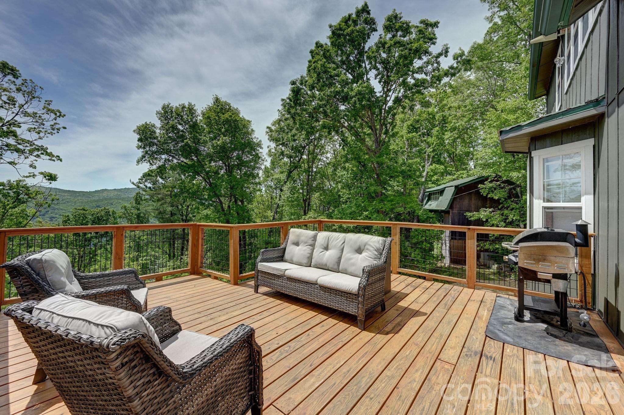 491 High Top Drive Property Photo 1