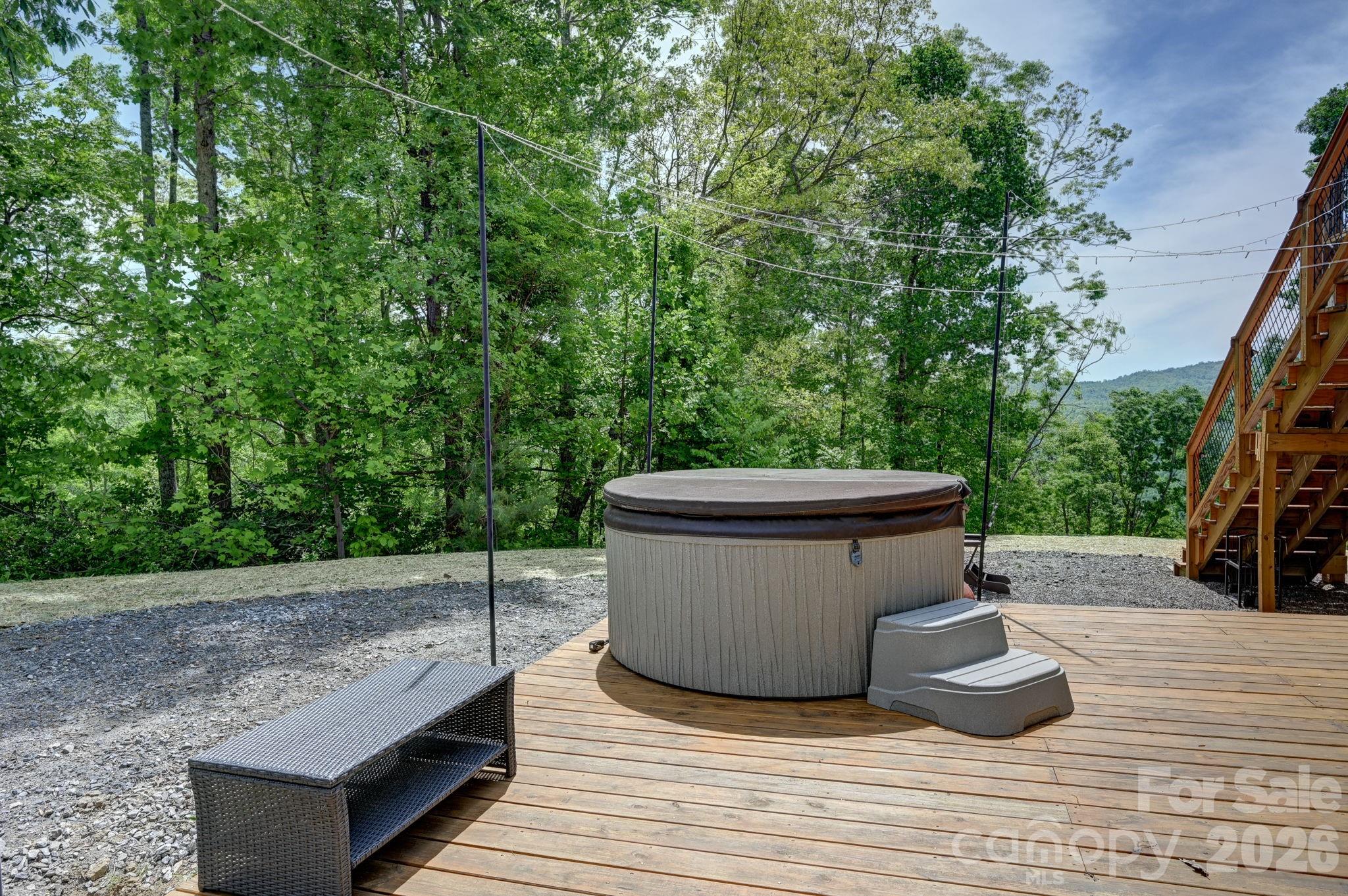 491 High Top Drive Property Photo 4
