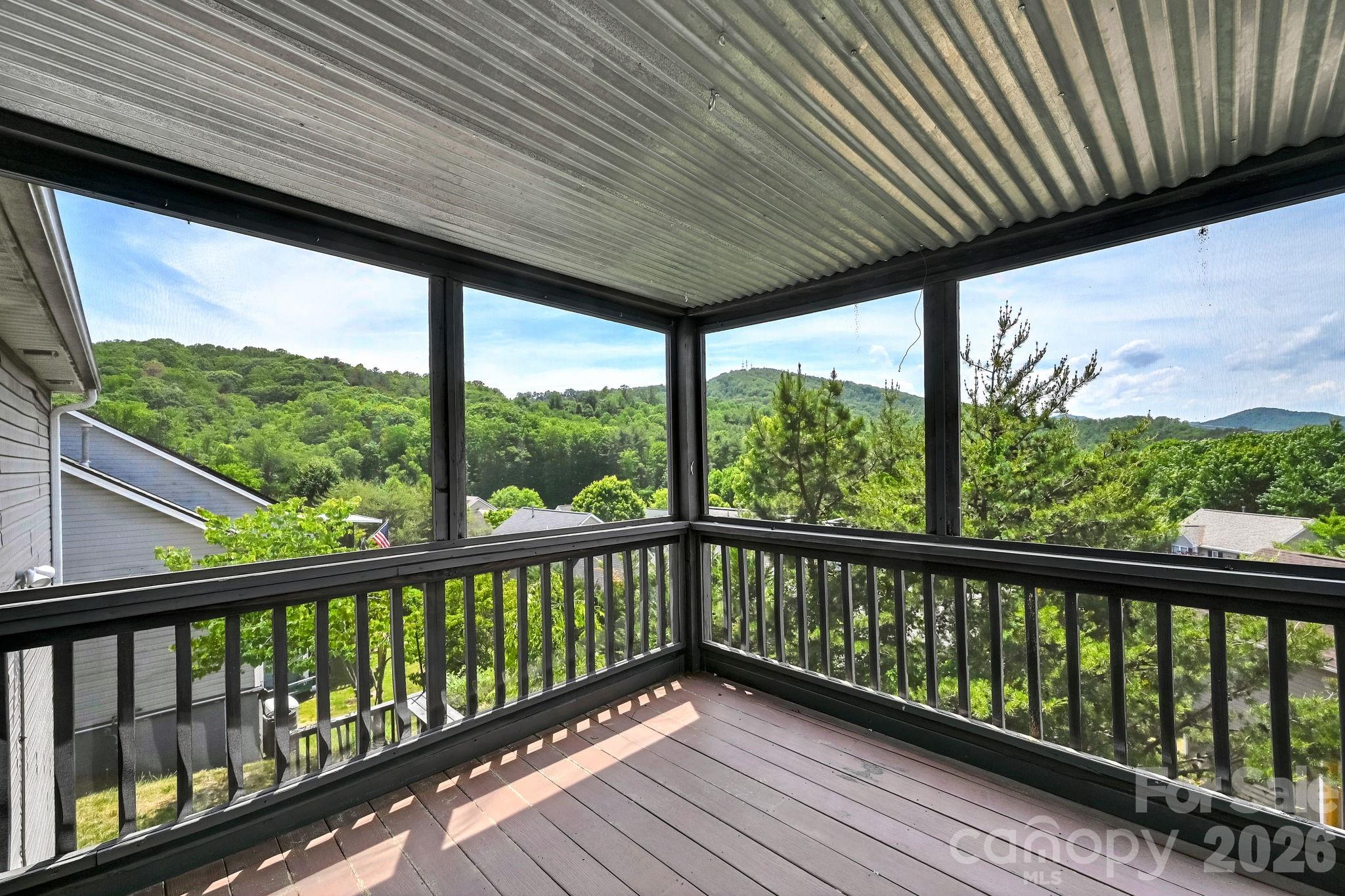 85 Rotunda Circle Property Photo 1