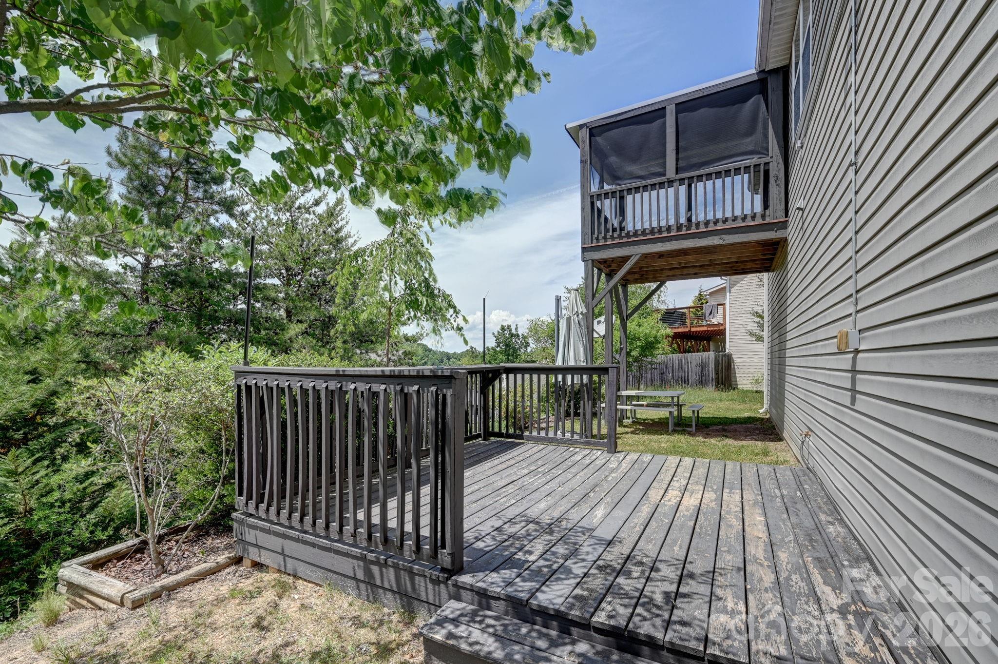85 Rotunda Circle Property Photo 4