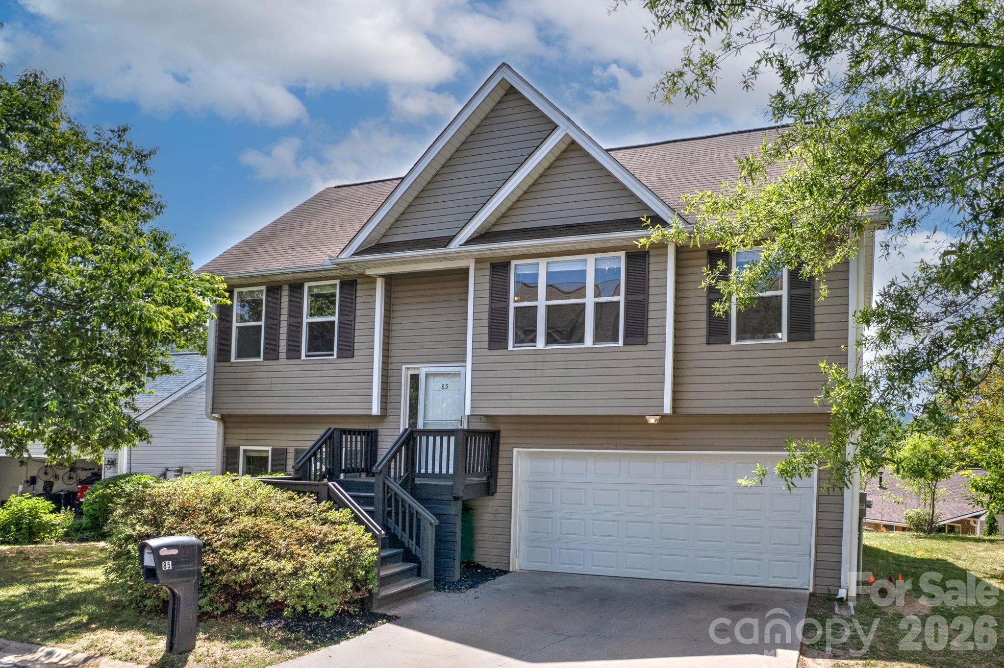 85 Rotunda Circle Property Photo 5