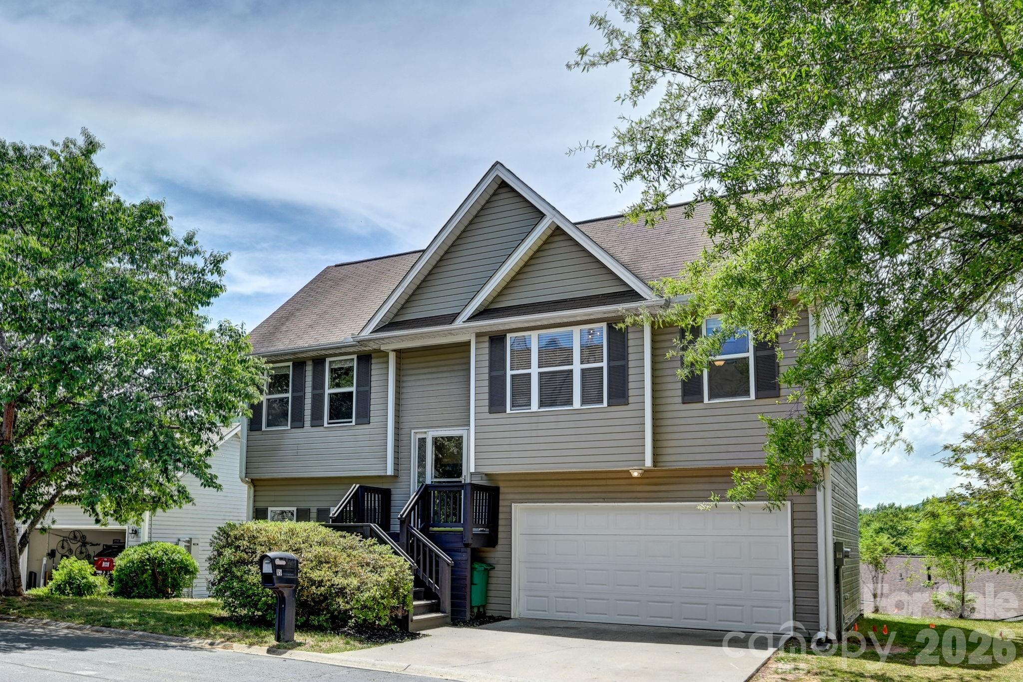 85 Rotunda Circle Property Photo 6