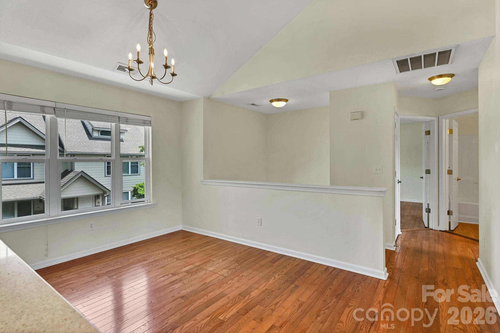 85 Rotunda Circle Property Photo 10