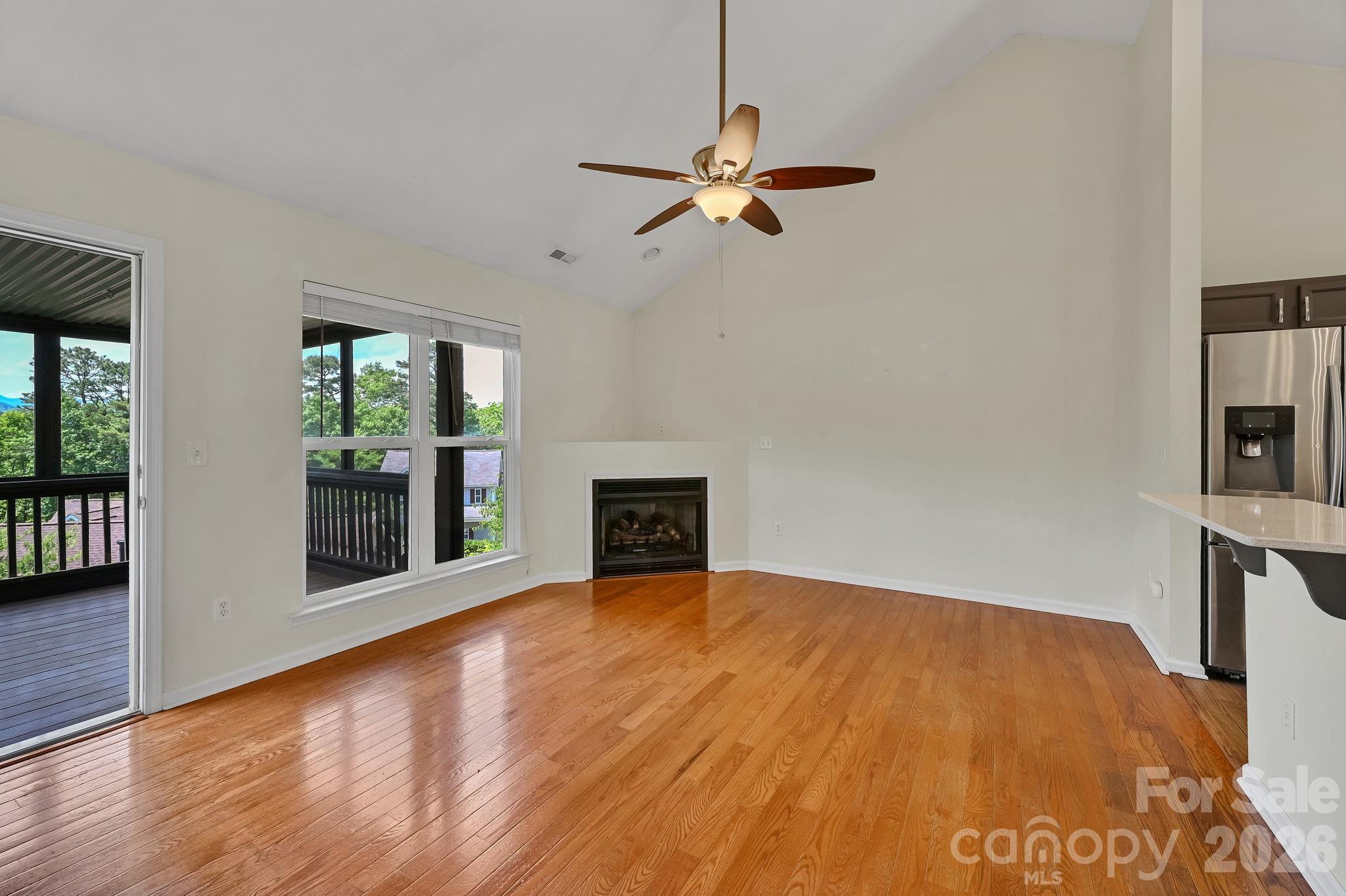 85 Rotunda Circle Property Photo 11
