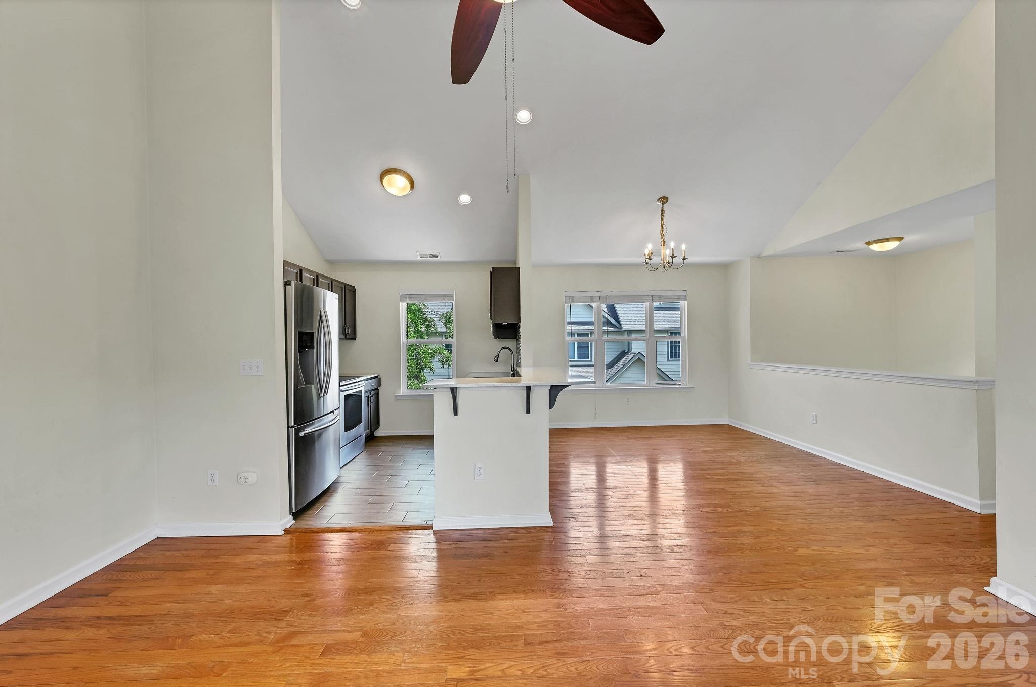 85 Rotunda Circle Property Photo 12