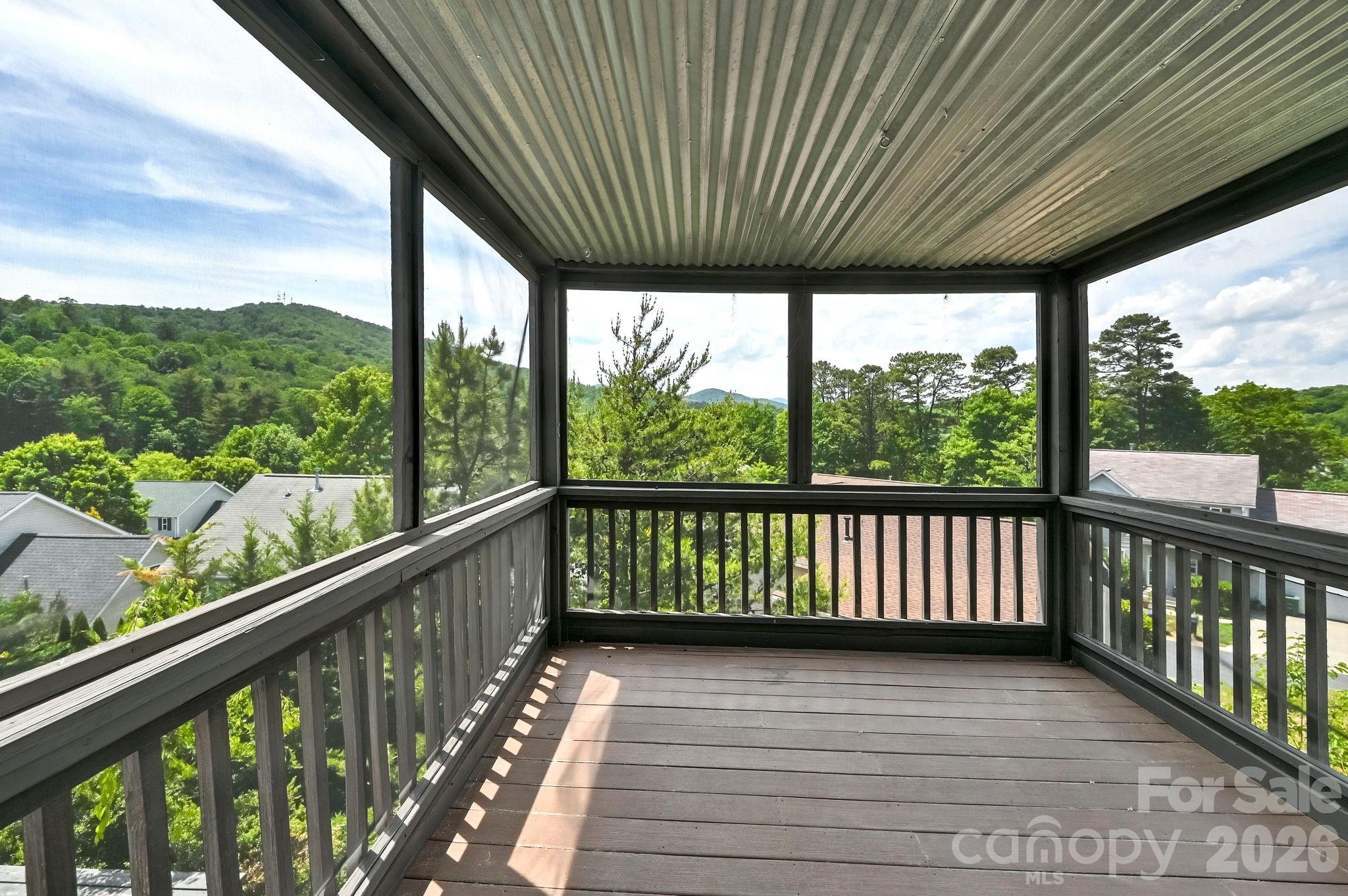 85 Rotunda Circle Property Photo 13