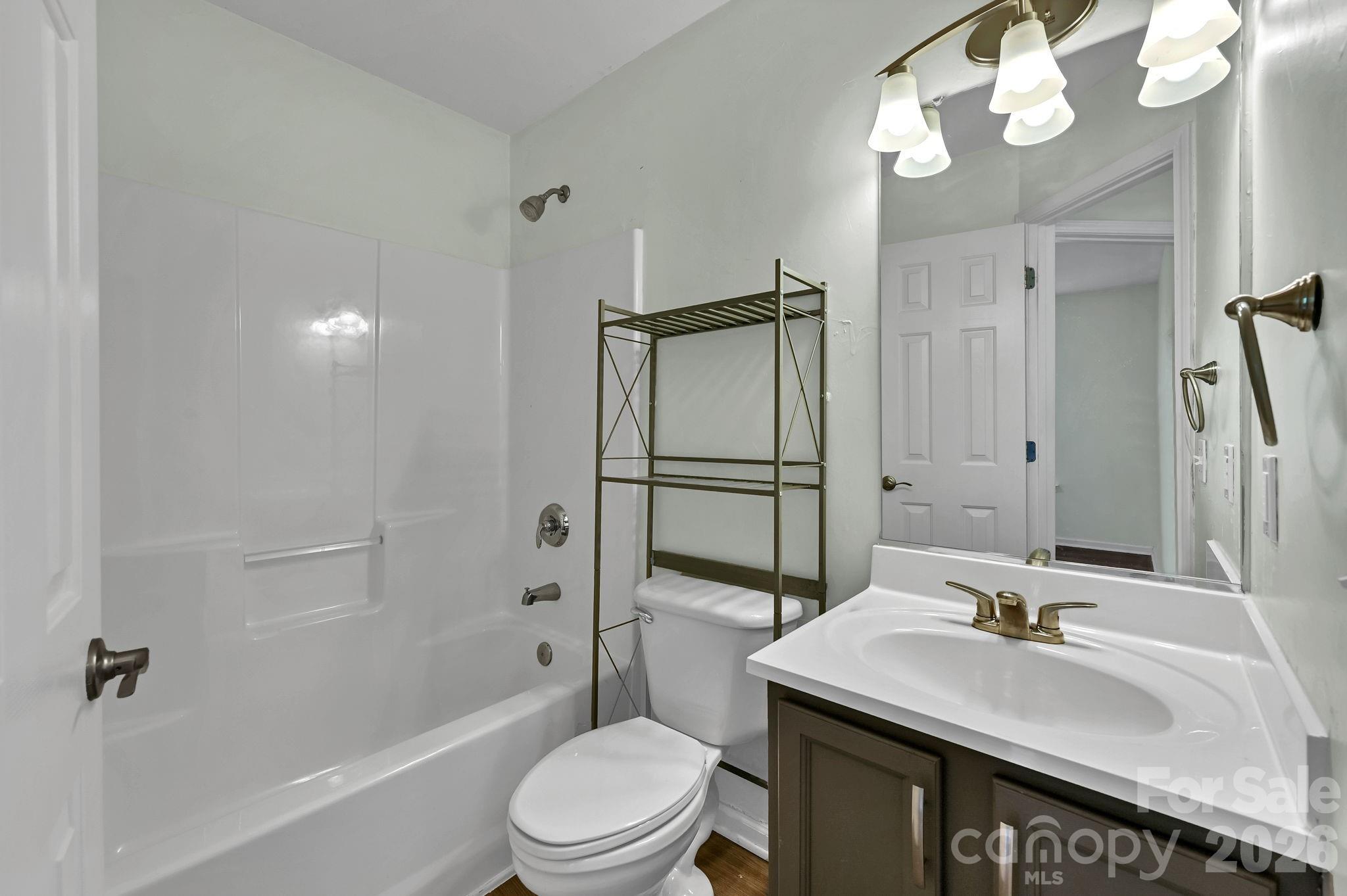 85 Rotunda Circle Property Photo 17