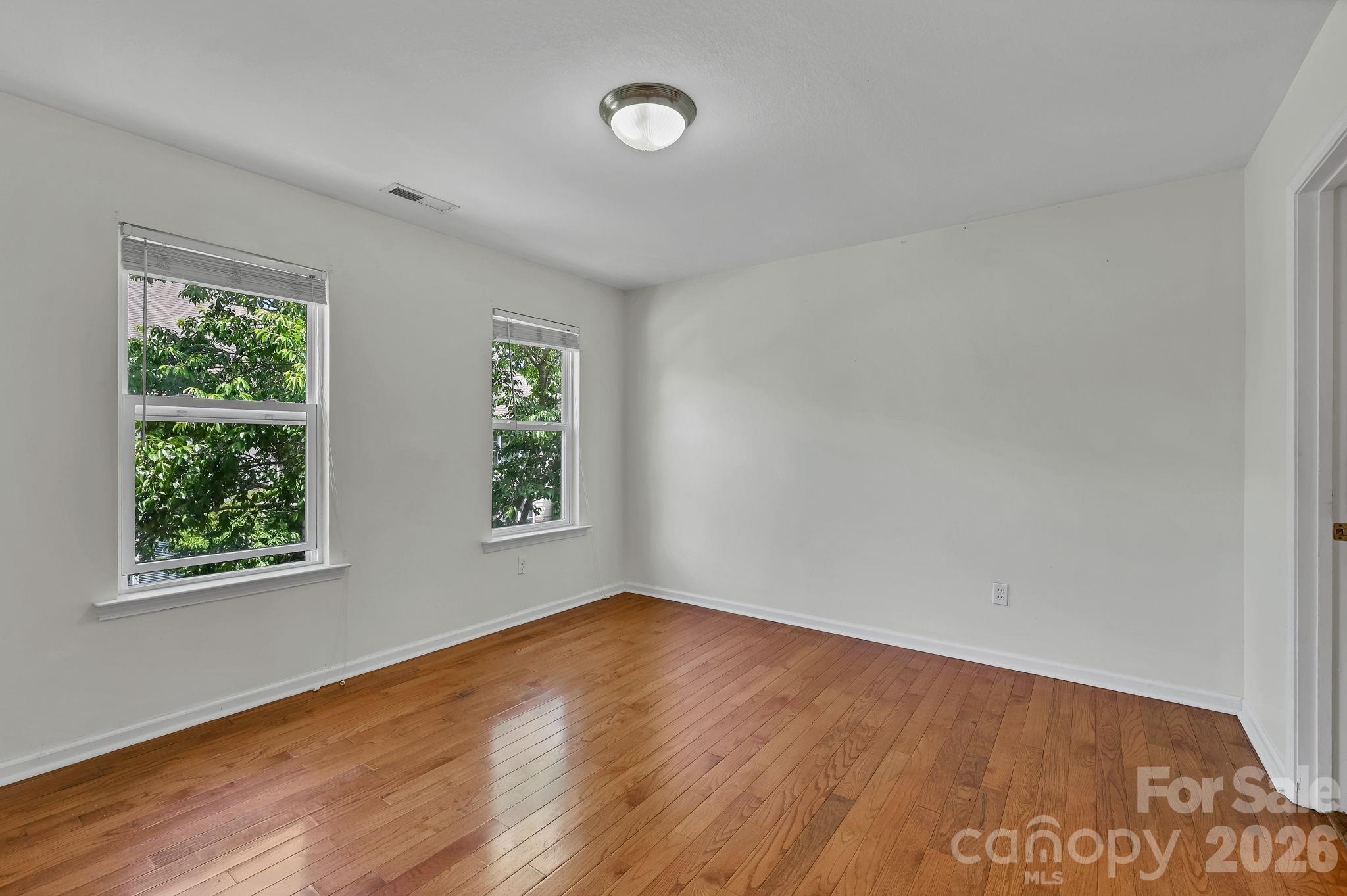 85 Rotunda Circle Property Photo 18