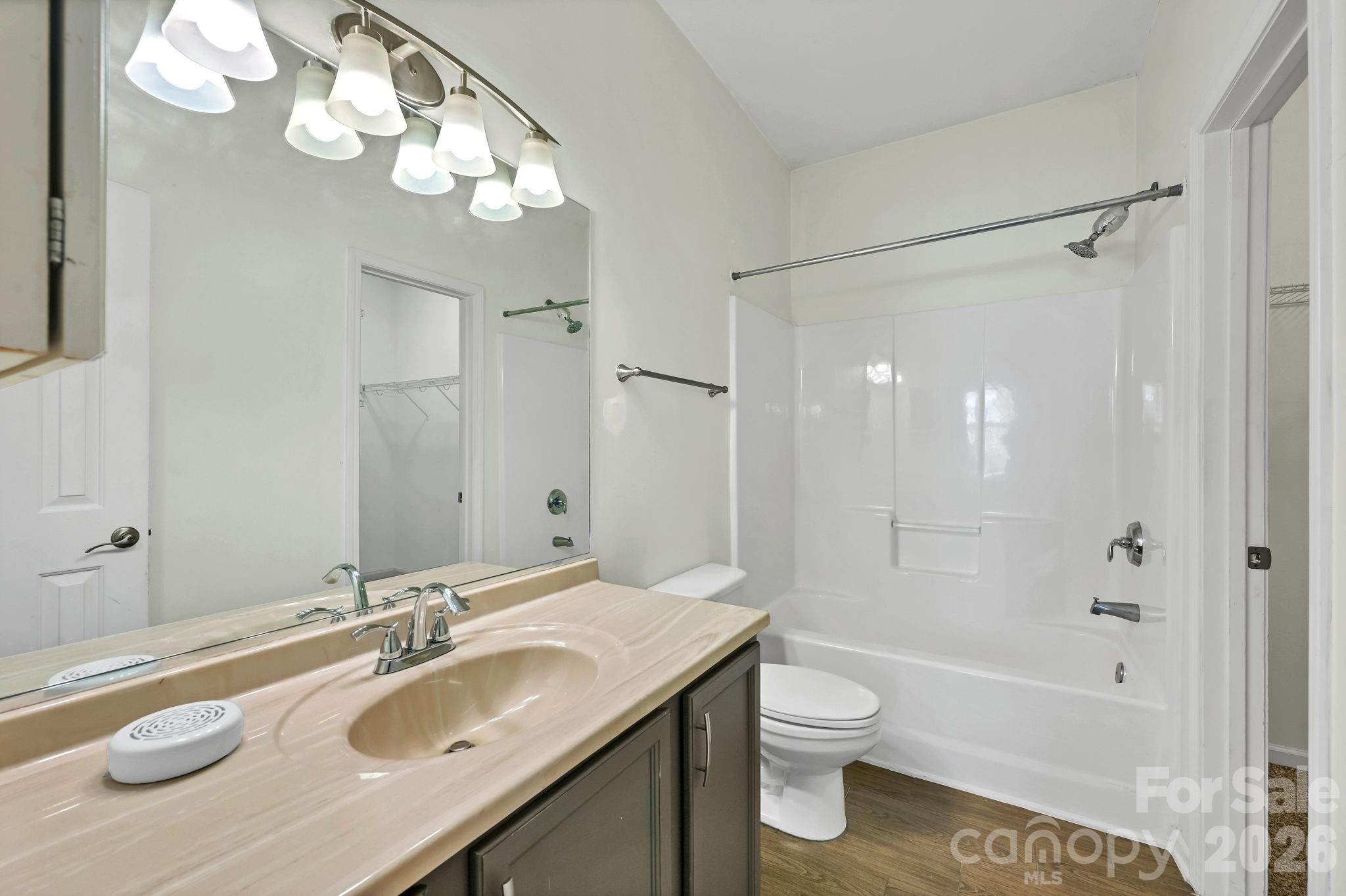 85 Rotunda Circle Property Photo 26
