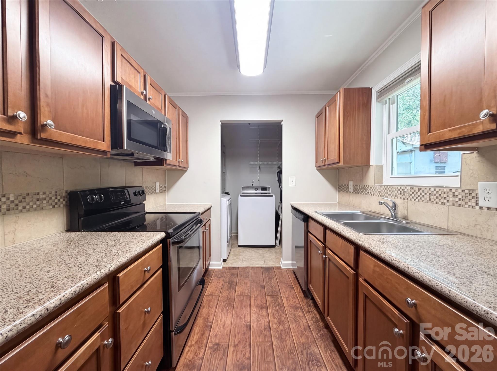 186 Jasmine Circle Property Photo 4