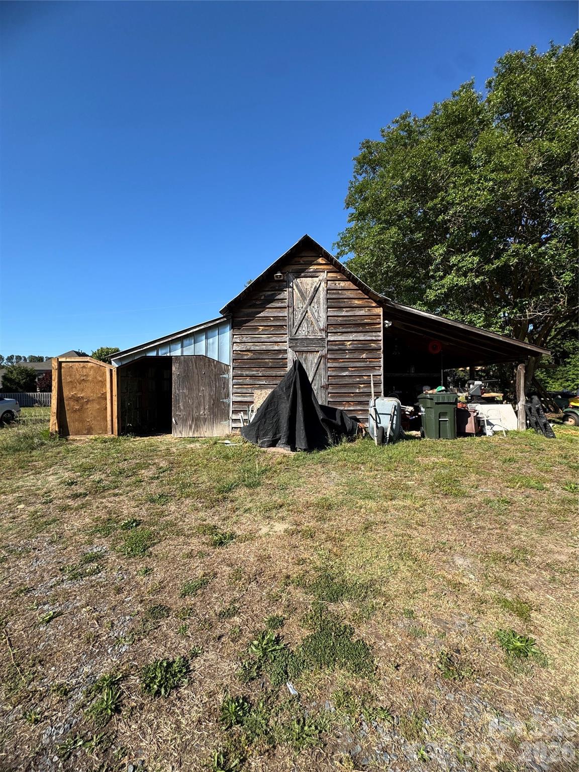 3227 Pleasant Plains Road Property Photo 3