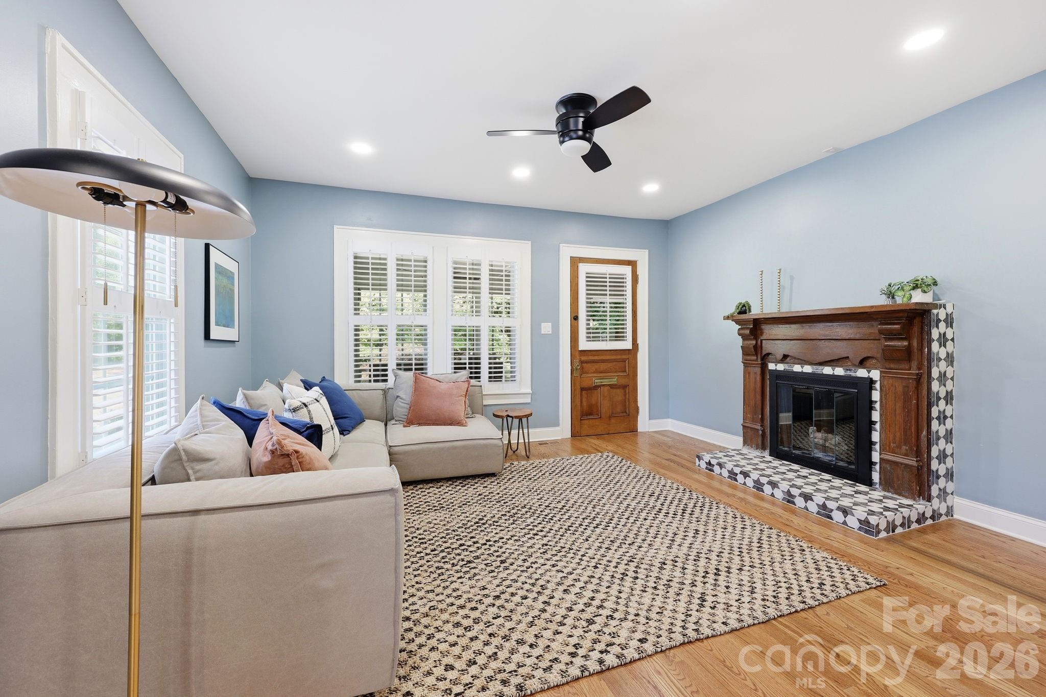 327 Campus Street Property Photo 8