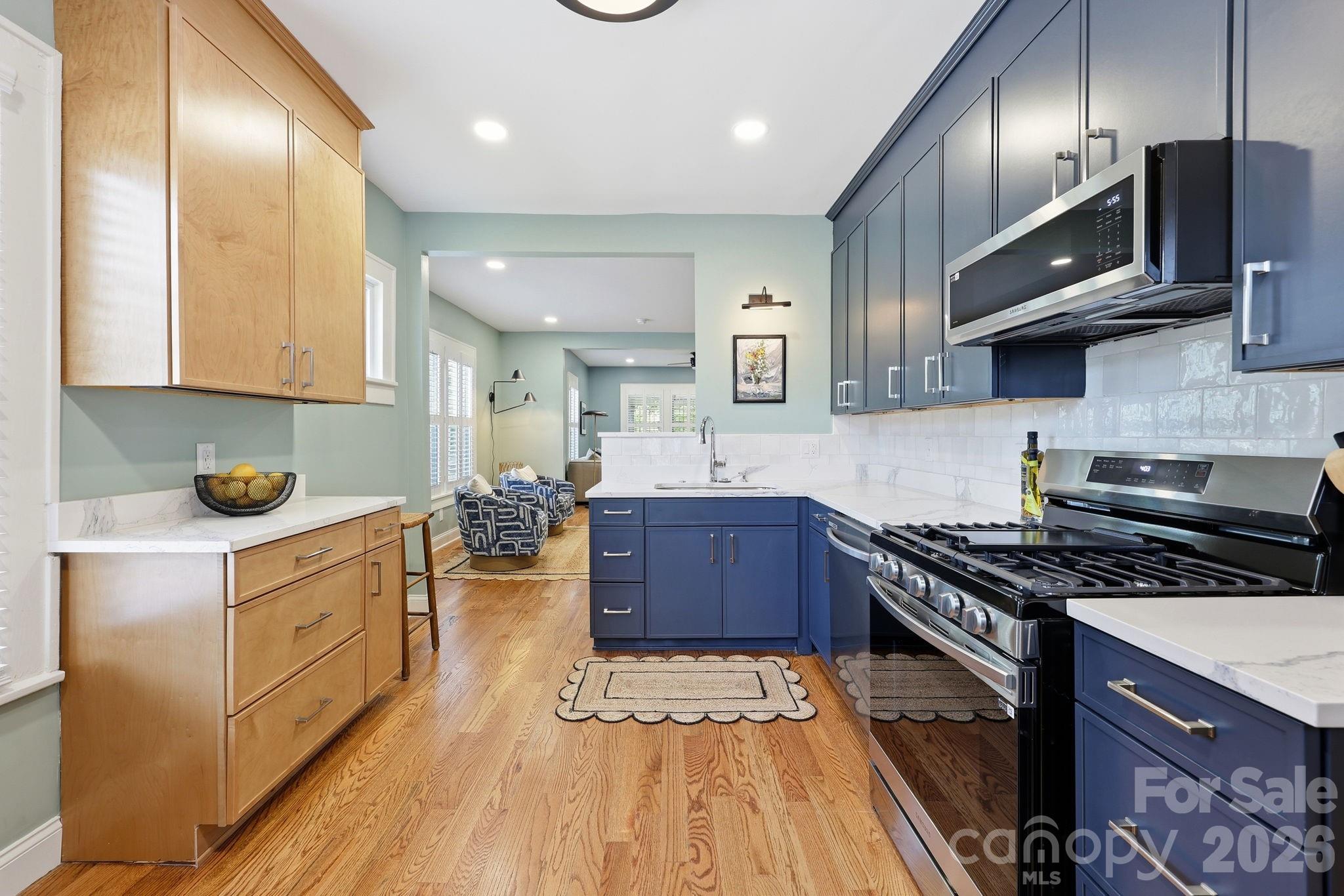 327 Campus Street Property Photo 14