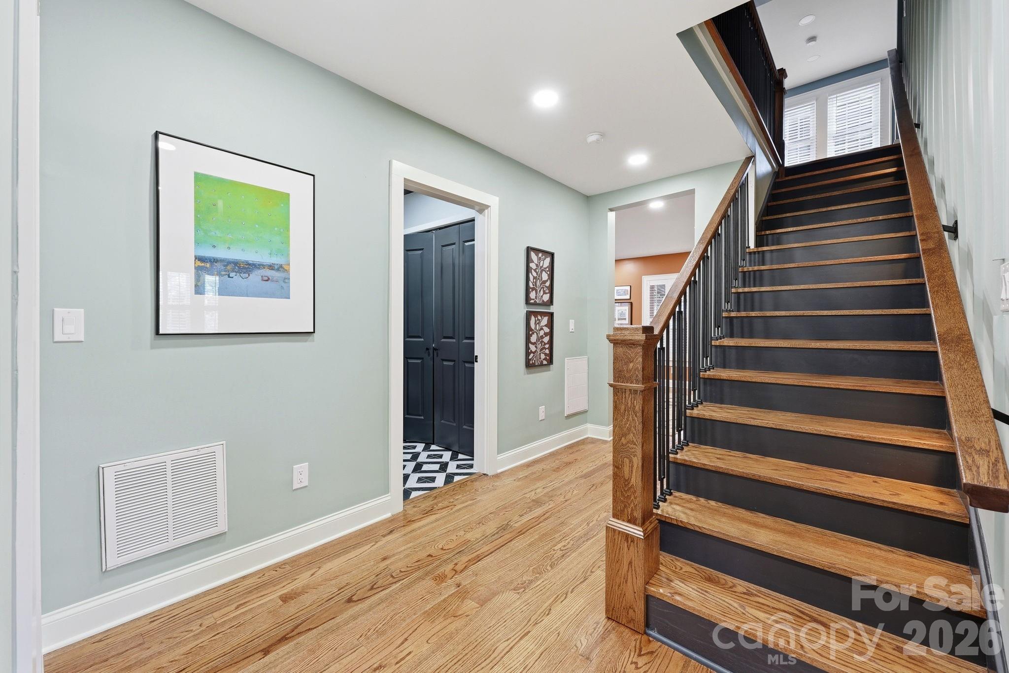 327 Campus Street Property Photo 16