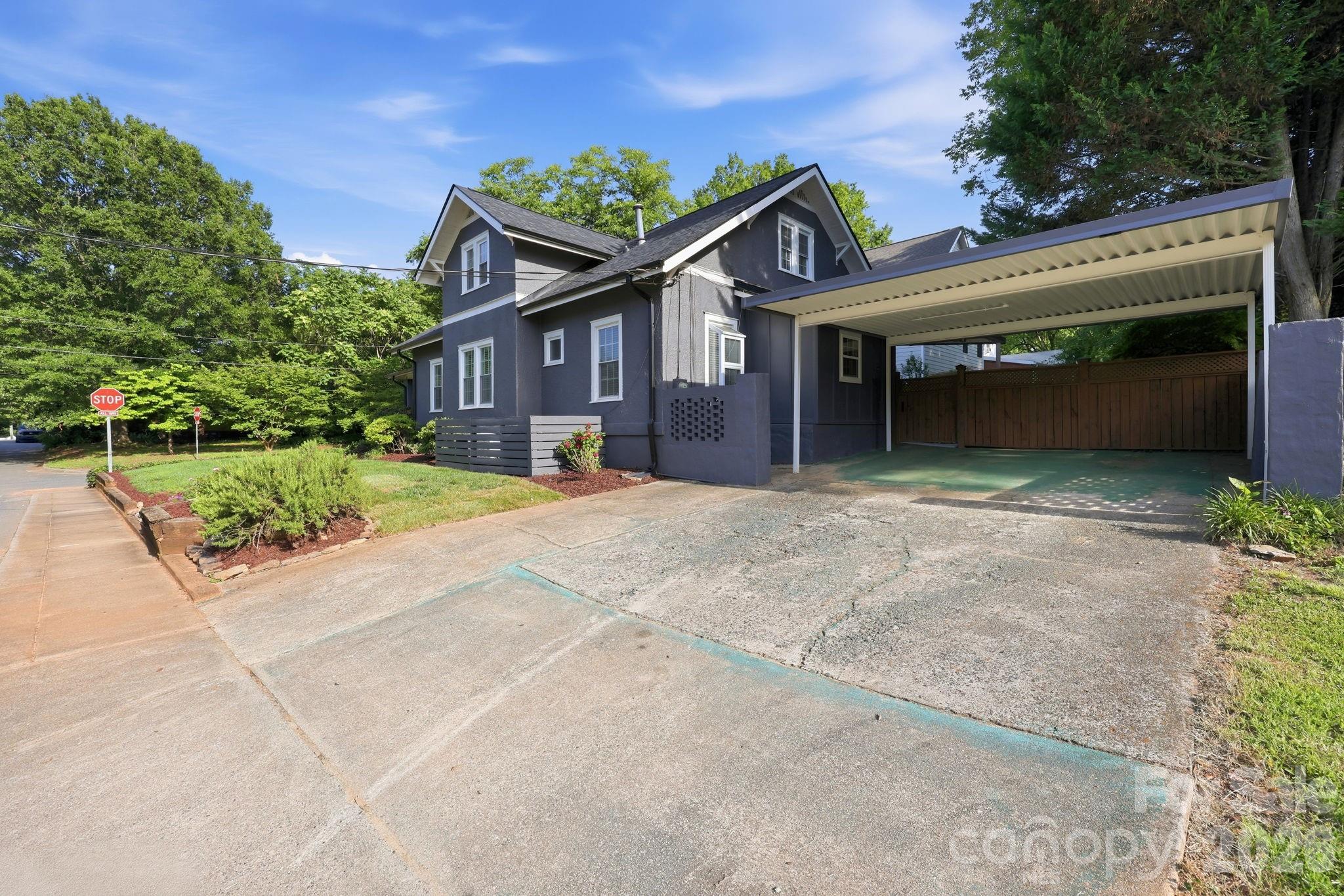327 Campus Street Property Photo 47
