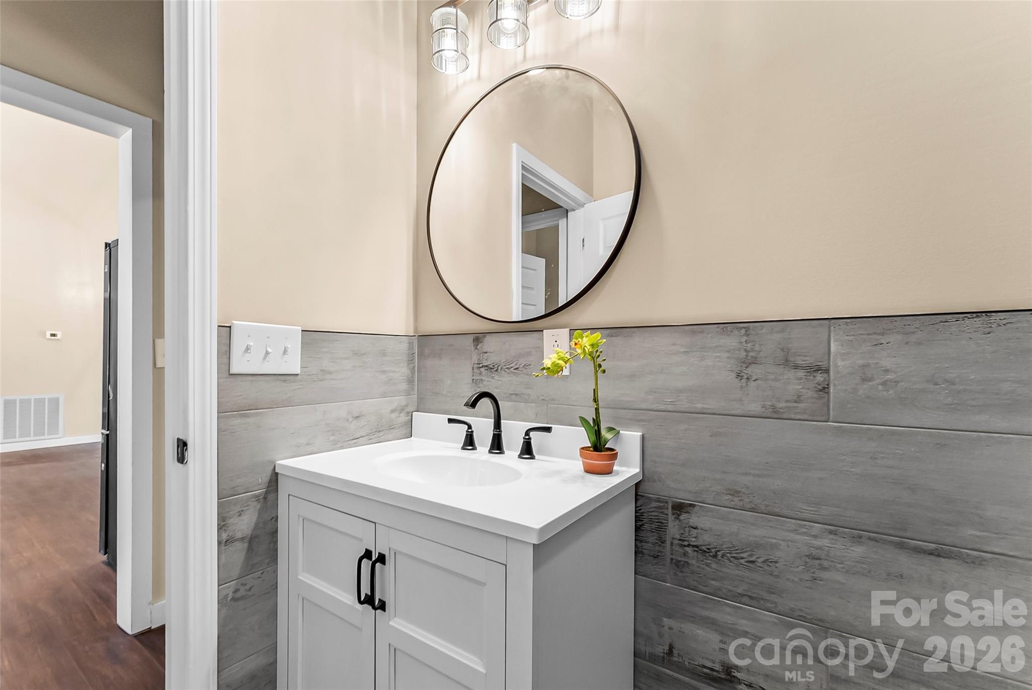 2162 Watson Road Property Photo 7
