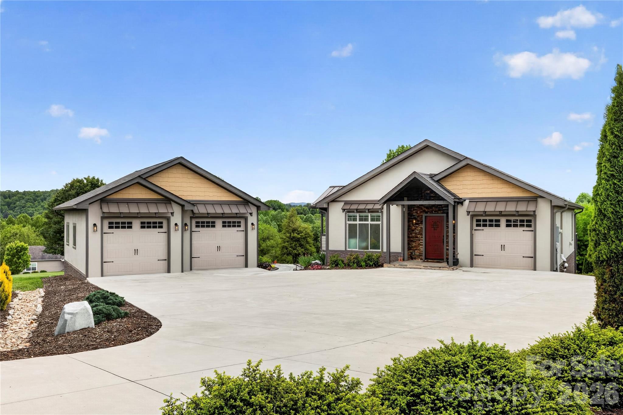 141 Round Top Circle Property Photo 2