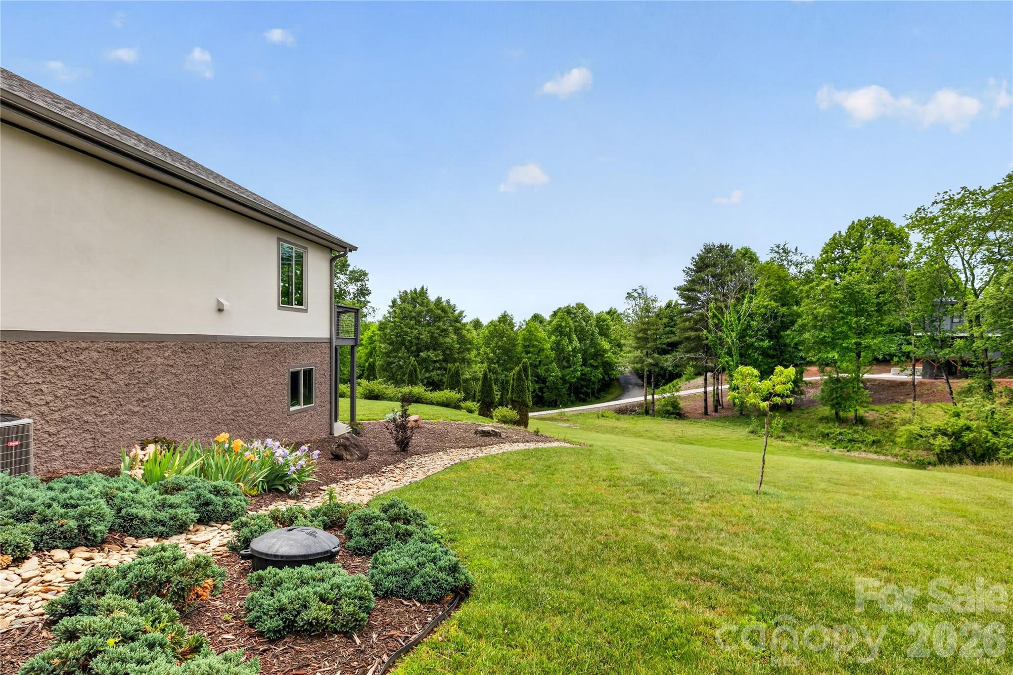 141 Round Top Circle Property Photo 6