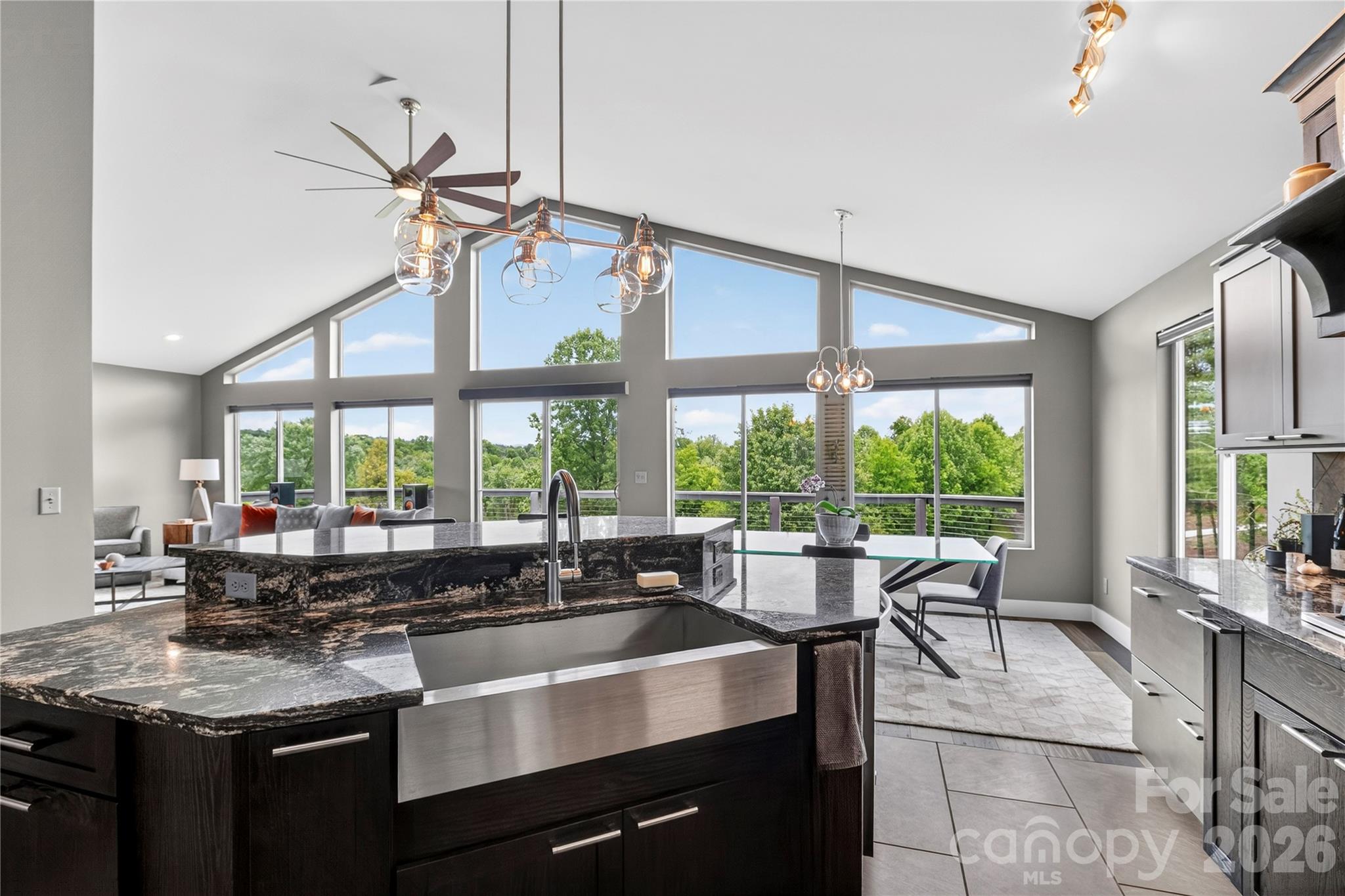 141 Round Top Circle Property Photo 10