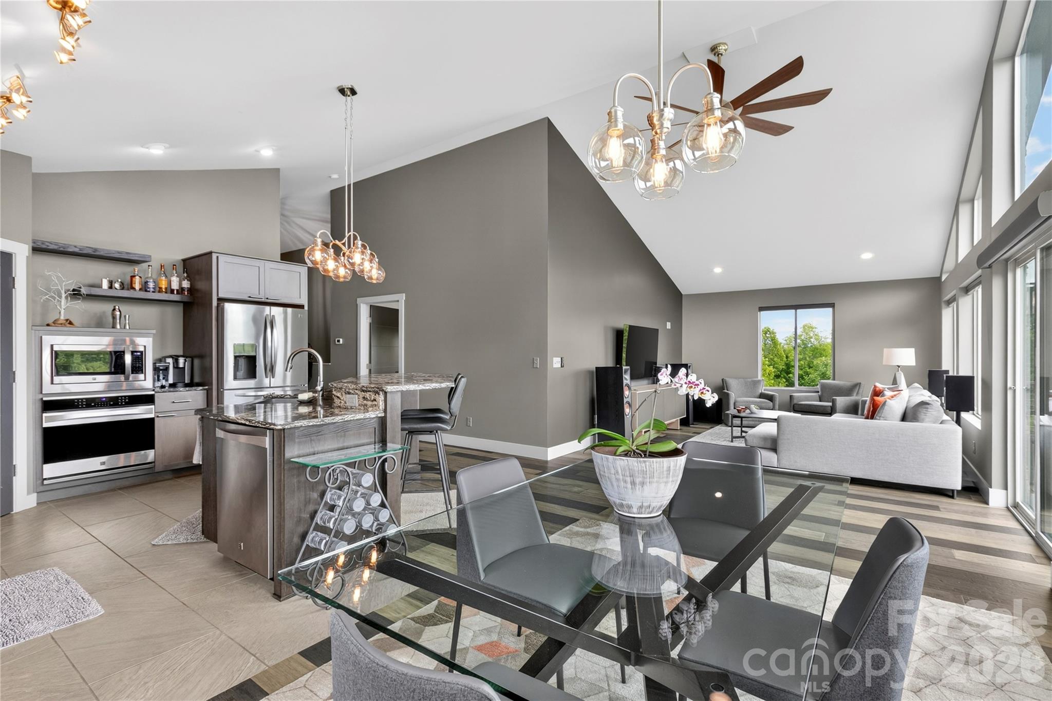 141 Round Top Circle Property Photo 14