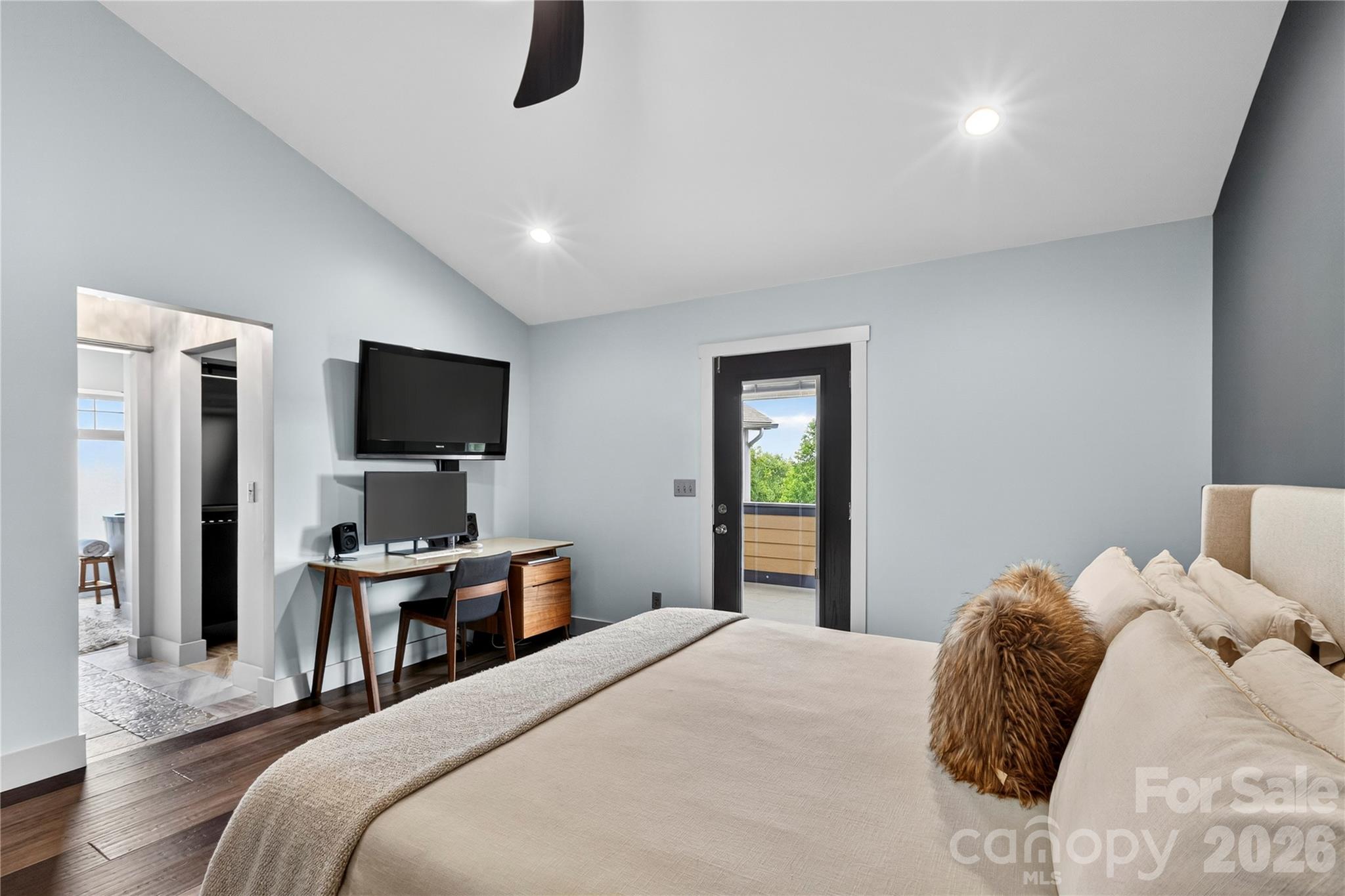 141 Round Top Circle Property Photo 16