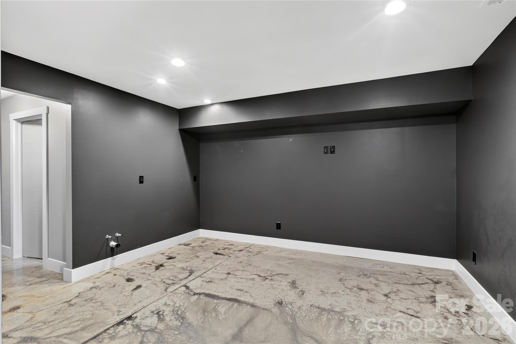 141 Round Top Circle Property Photo 25
