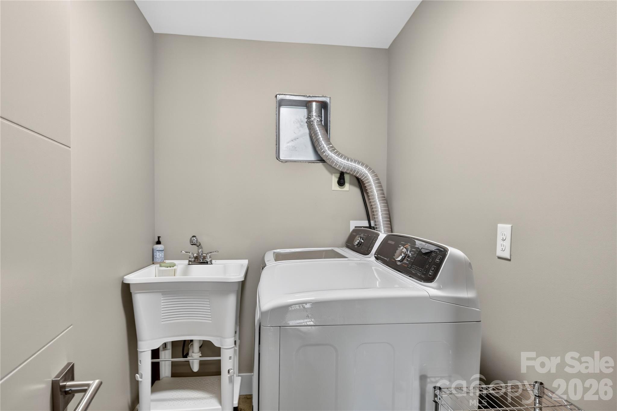 141 Round Top Circle Property Photo 26