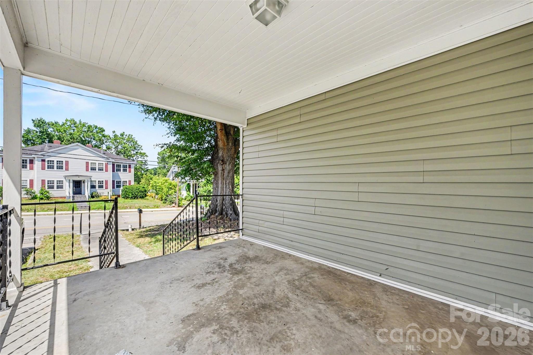 303 N White Street Property Photo 3