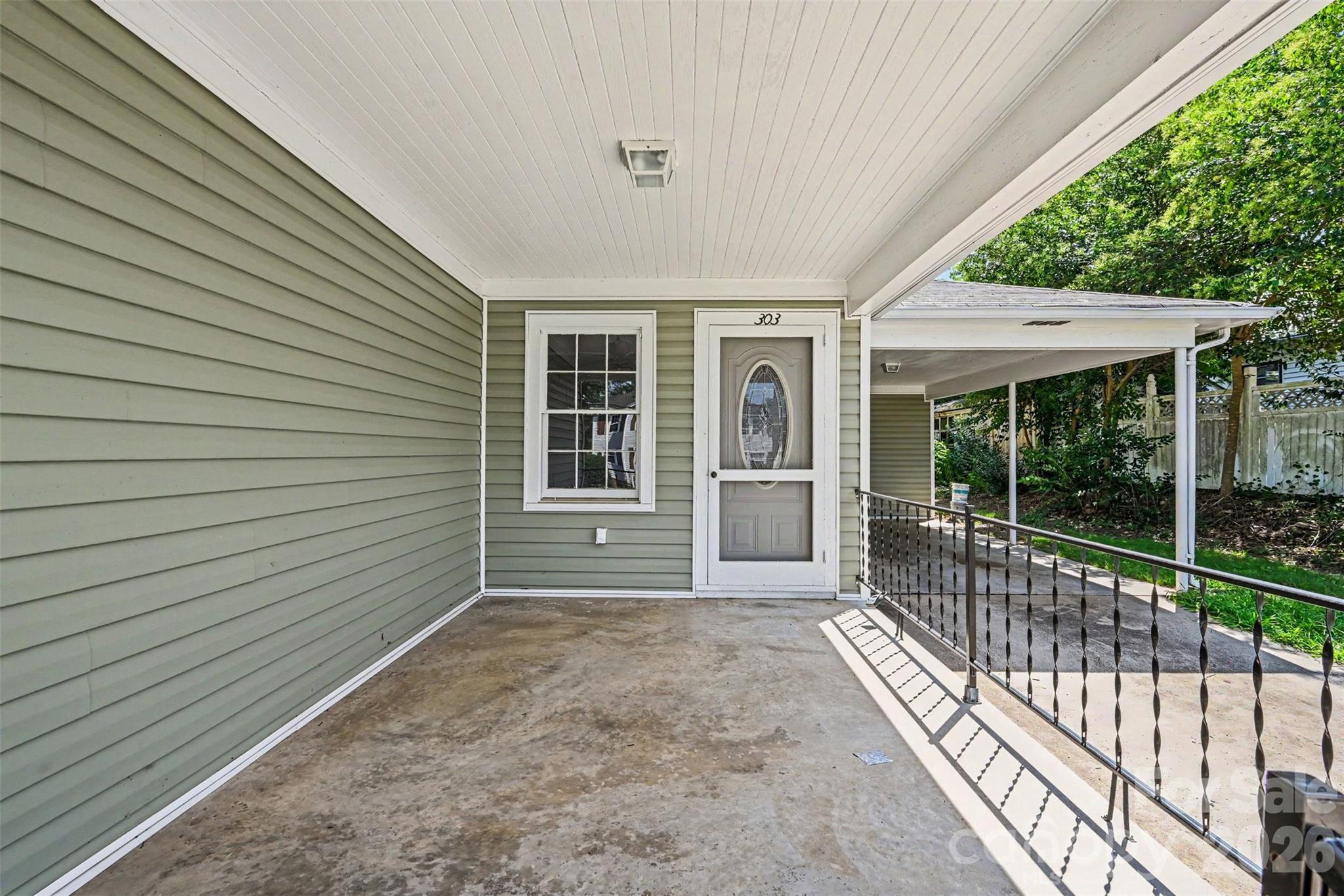 303 N White Street Property Photo 4