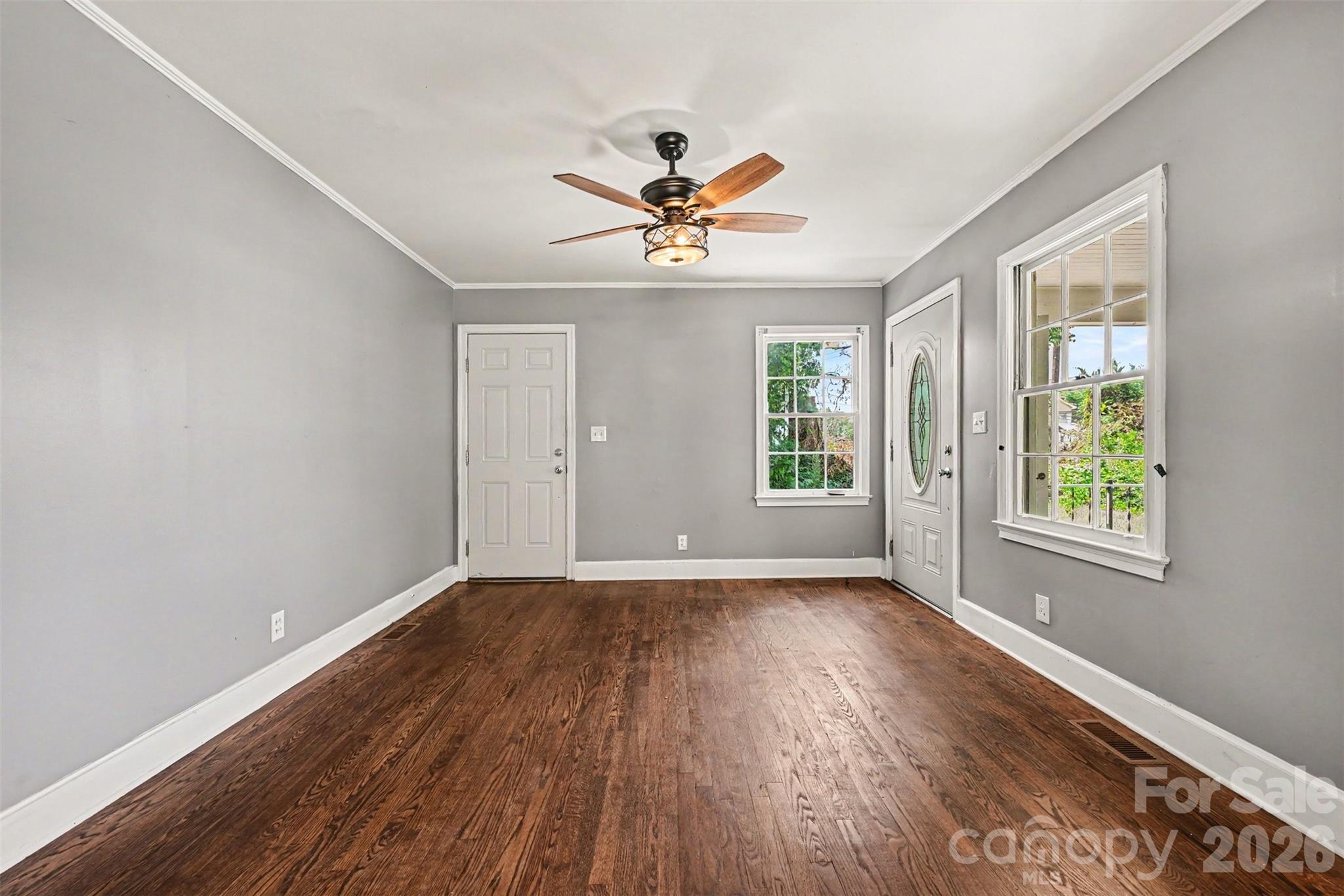 303 N White Street Property Photo 6