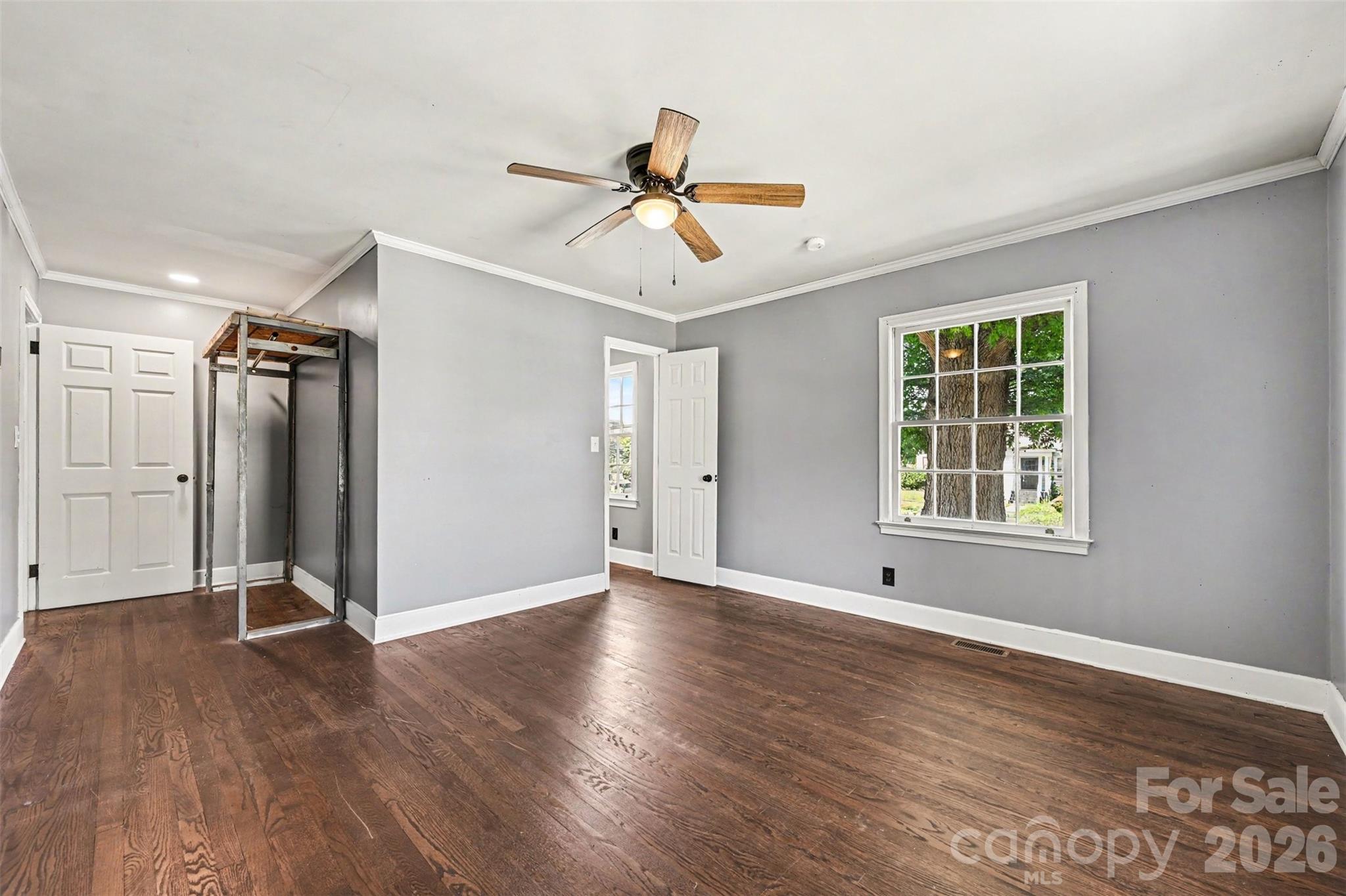 303 N White Street Property Photo 18