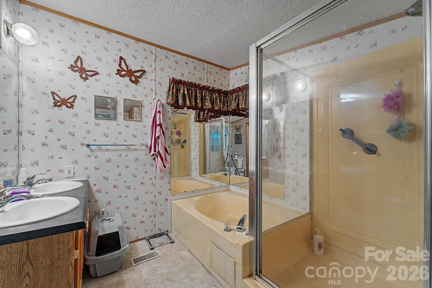 39 Lisa Court 11 Property Photo 32