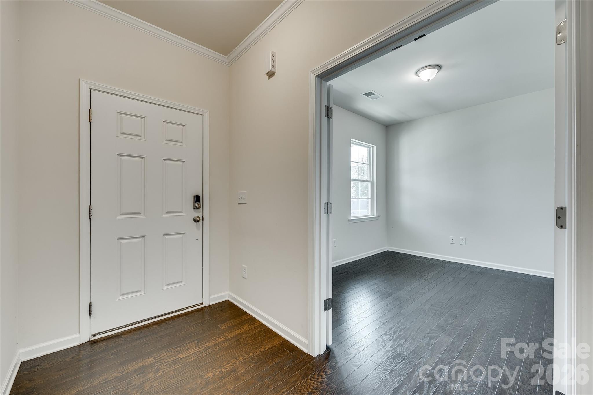 910 Ashton Oak Court Property Photo 3