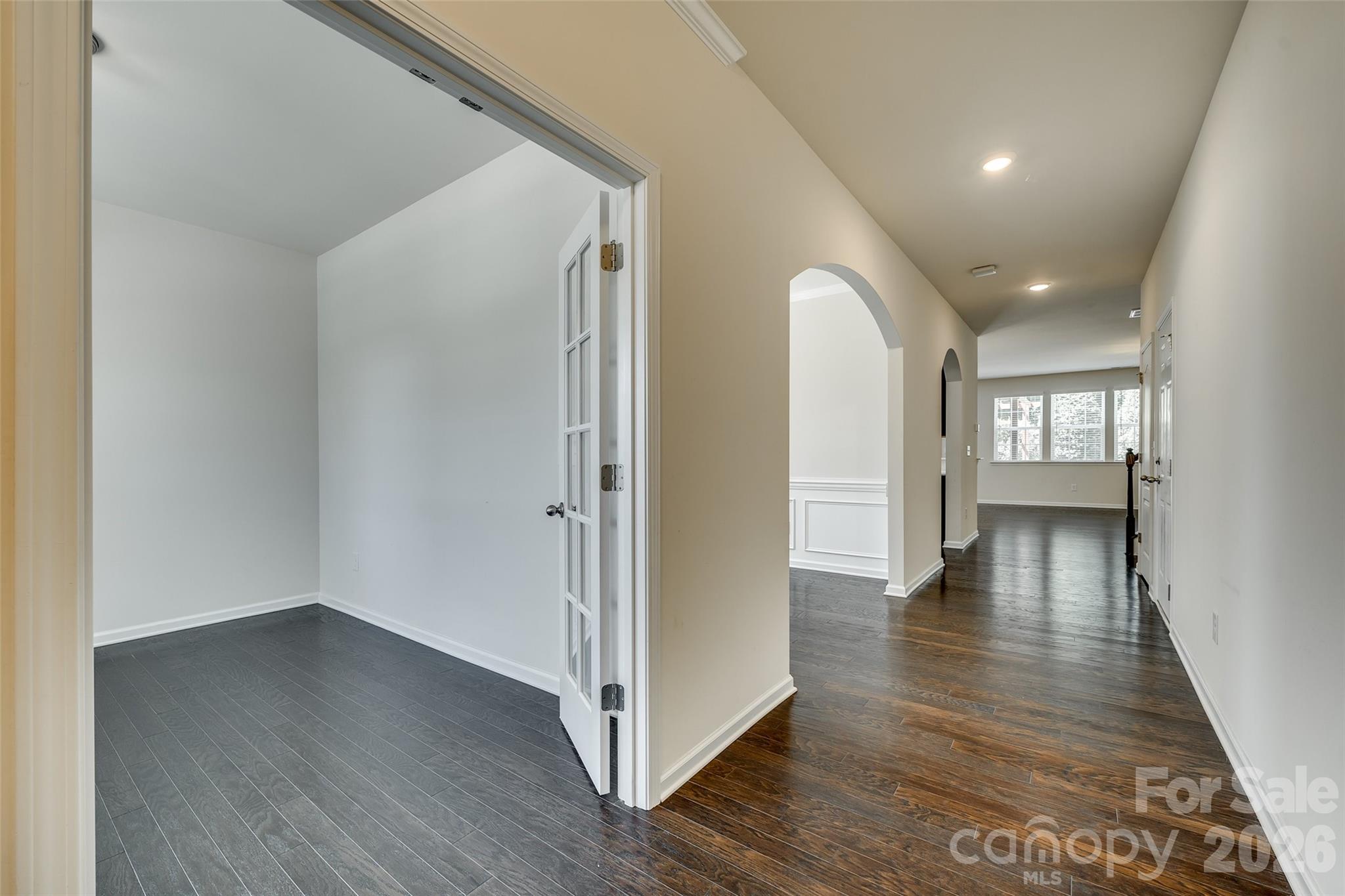 910 Ashton Oak Court Property Photo 4